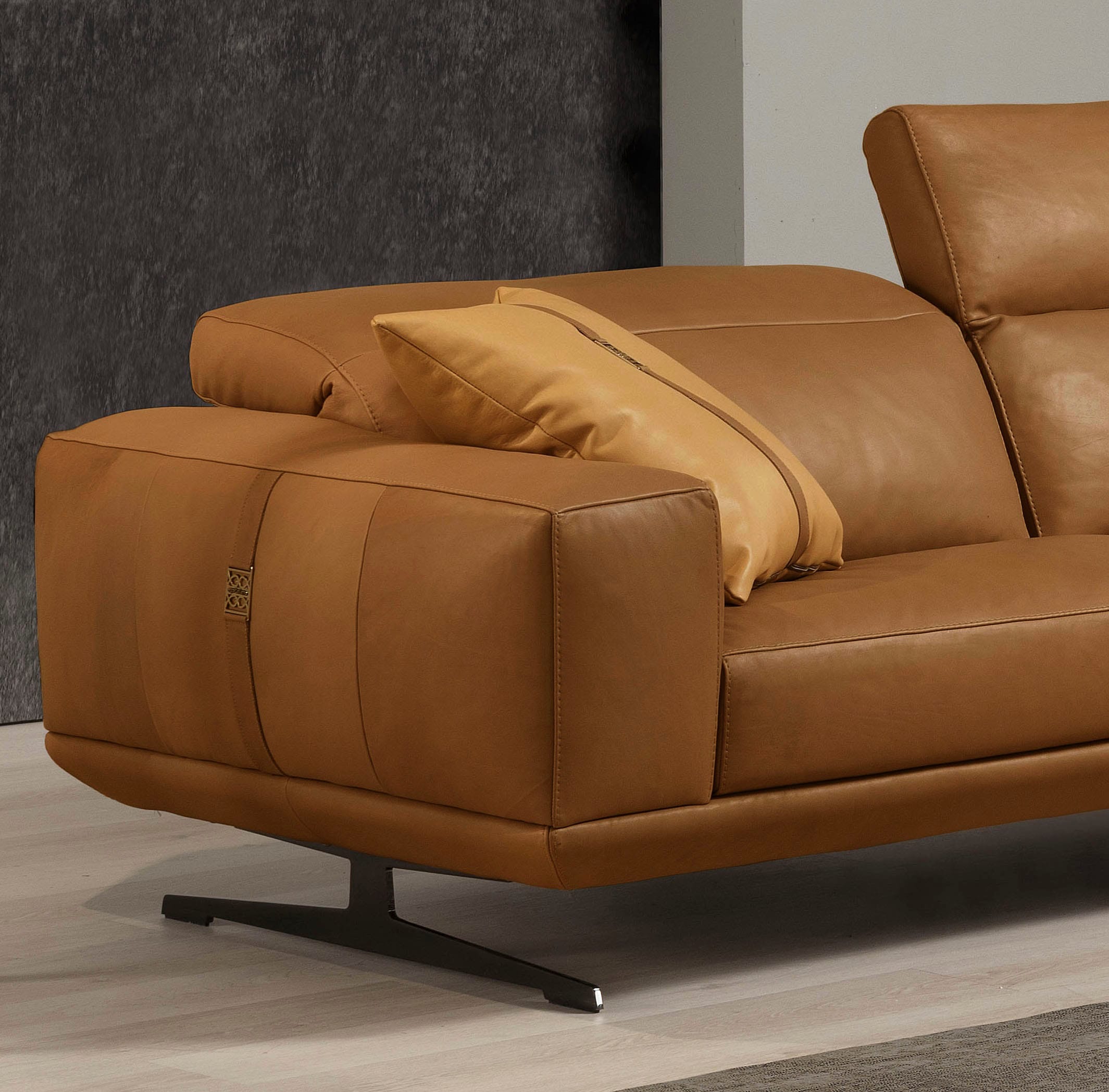 Egoitaliano 2,5-Sitzer »Gloria, super bequem und hochwertige Verarbeitung, edles Design«, beidseitig verstellbare Rückenelemente, mit Metallfüßen