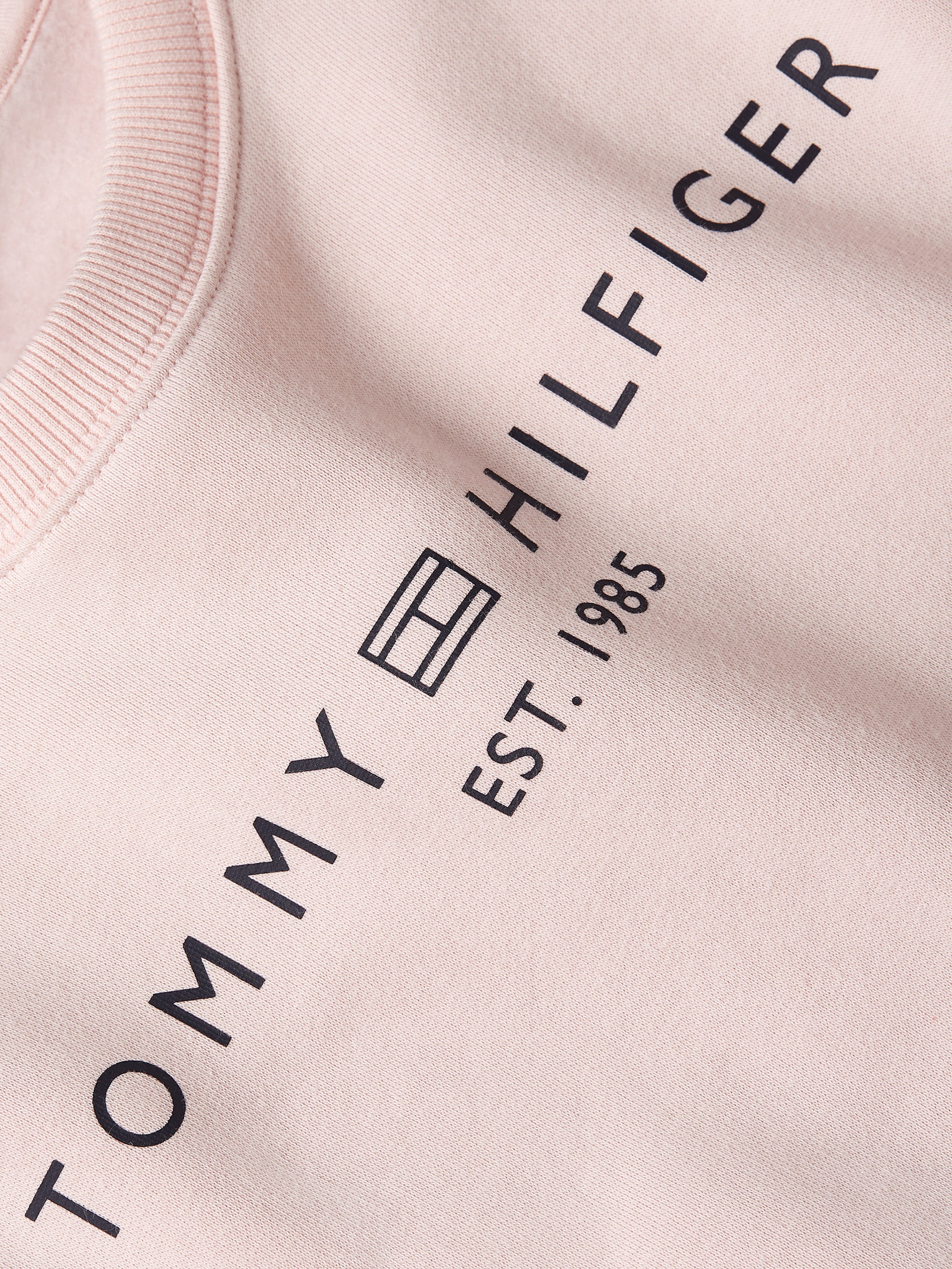 Tommy Hilfiger Sweatshirt »MDRN REG CORP LOGO C-NK SWTSHRT«, mit Logoschriftzug