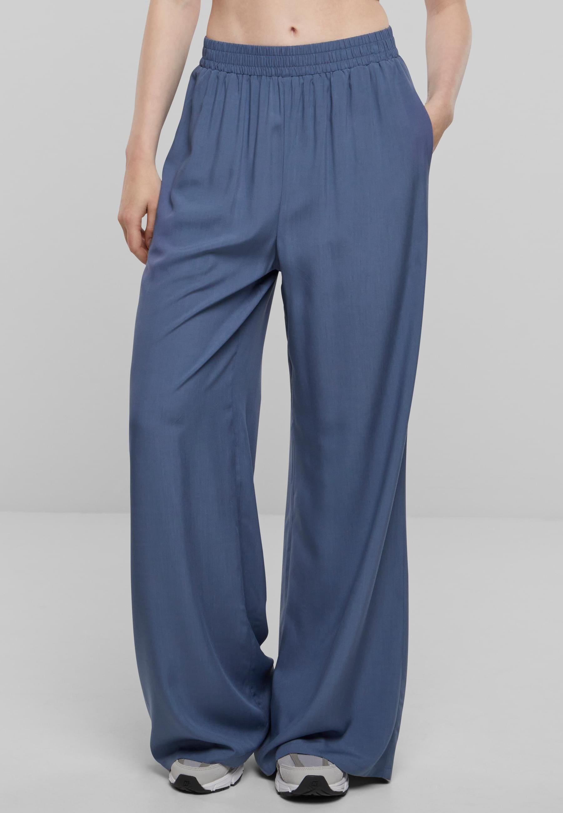 URBAN CLASSICS Stoffhose »Urban Classics Damen Ladies Wide Leg Viscose Pants«, (1 tlg.)