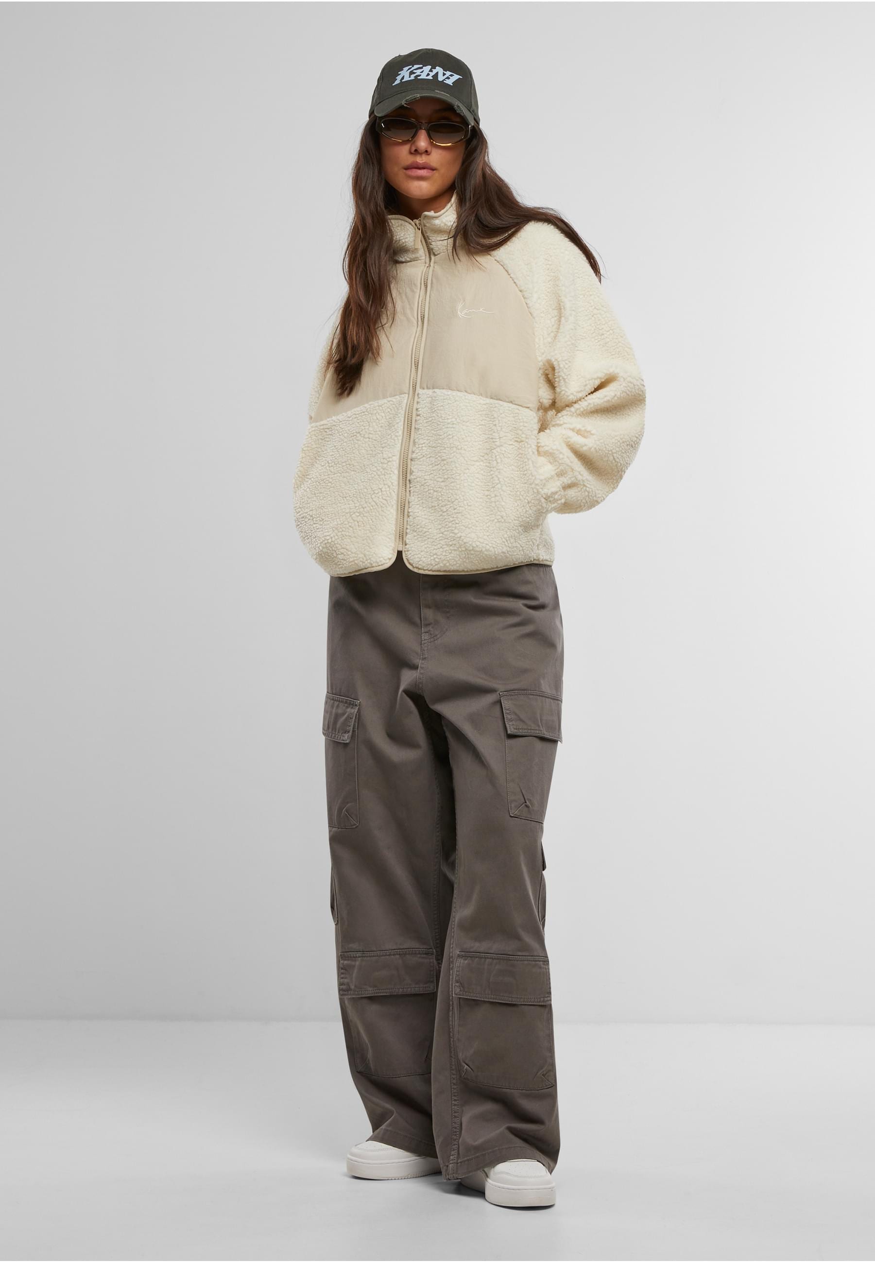 Karl Kani Trainingsjacke »Karl Kani Chest Signature Teddy Block Trackjacket«, (1 St.), ohne Kapuze