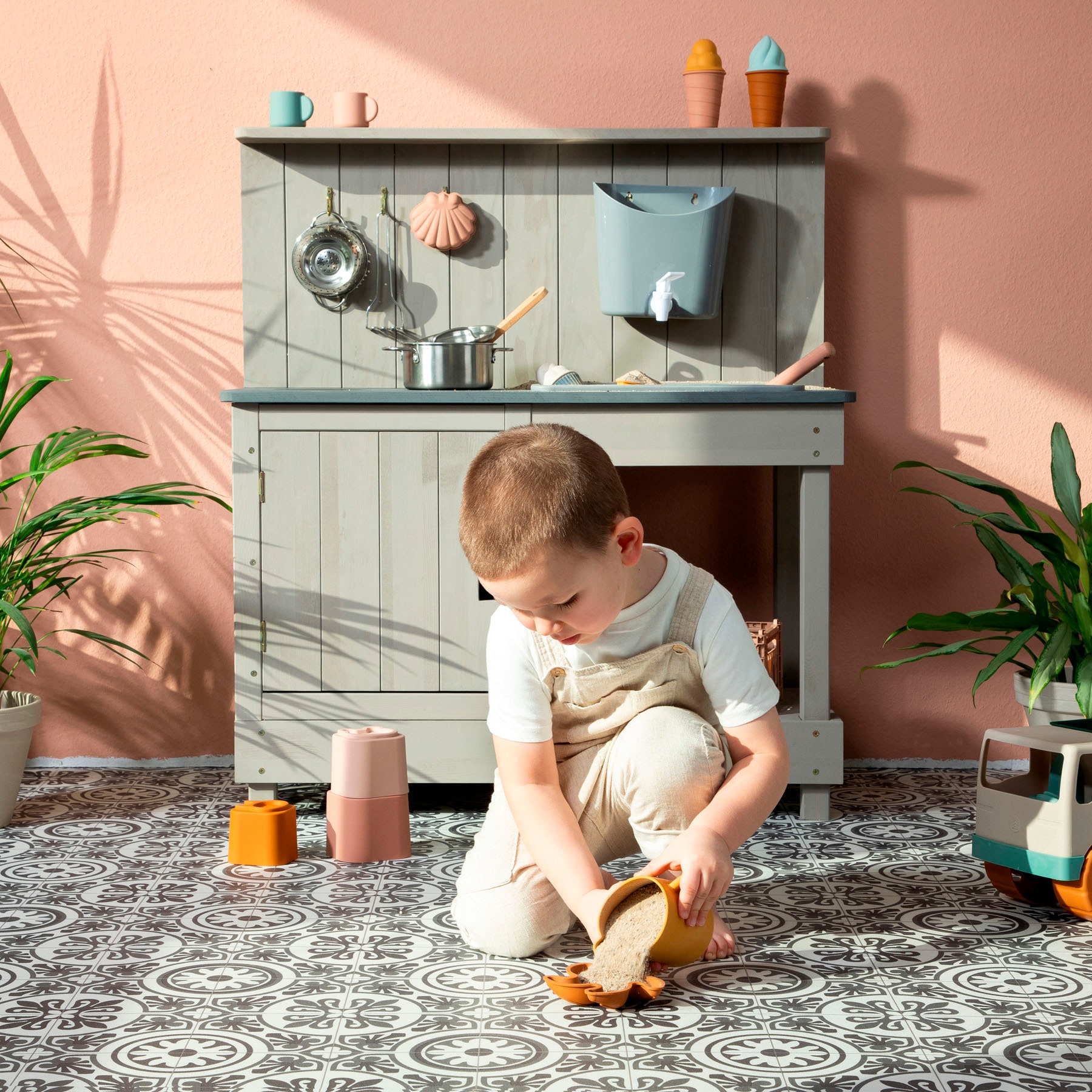 MUDDY BUDDY® Outdoor-Spielküche »Mud Expert, warmgrau«, FSC® - schützt Wald - weltweit