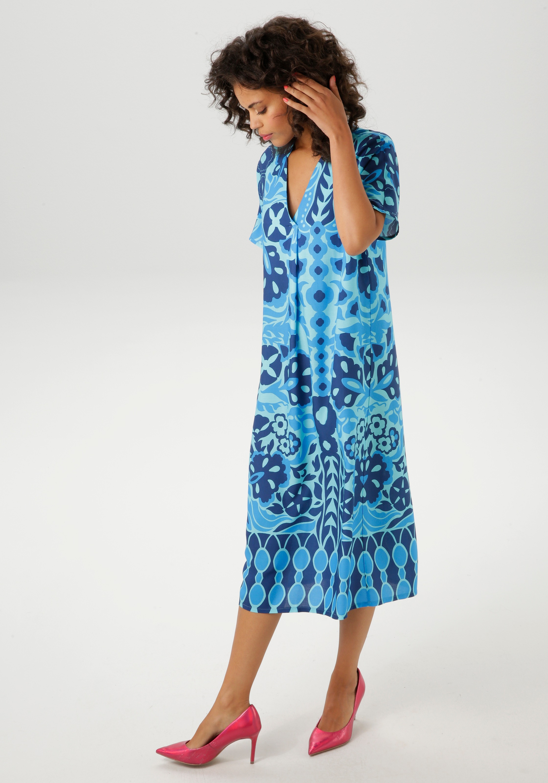 Aniston CASUAL Sommerkleid, mit extravagantem, grafischen Druck günstig online kaufen