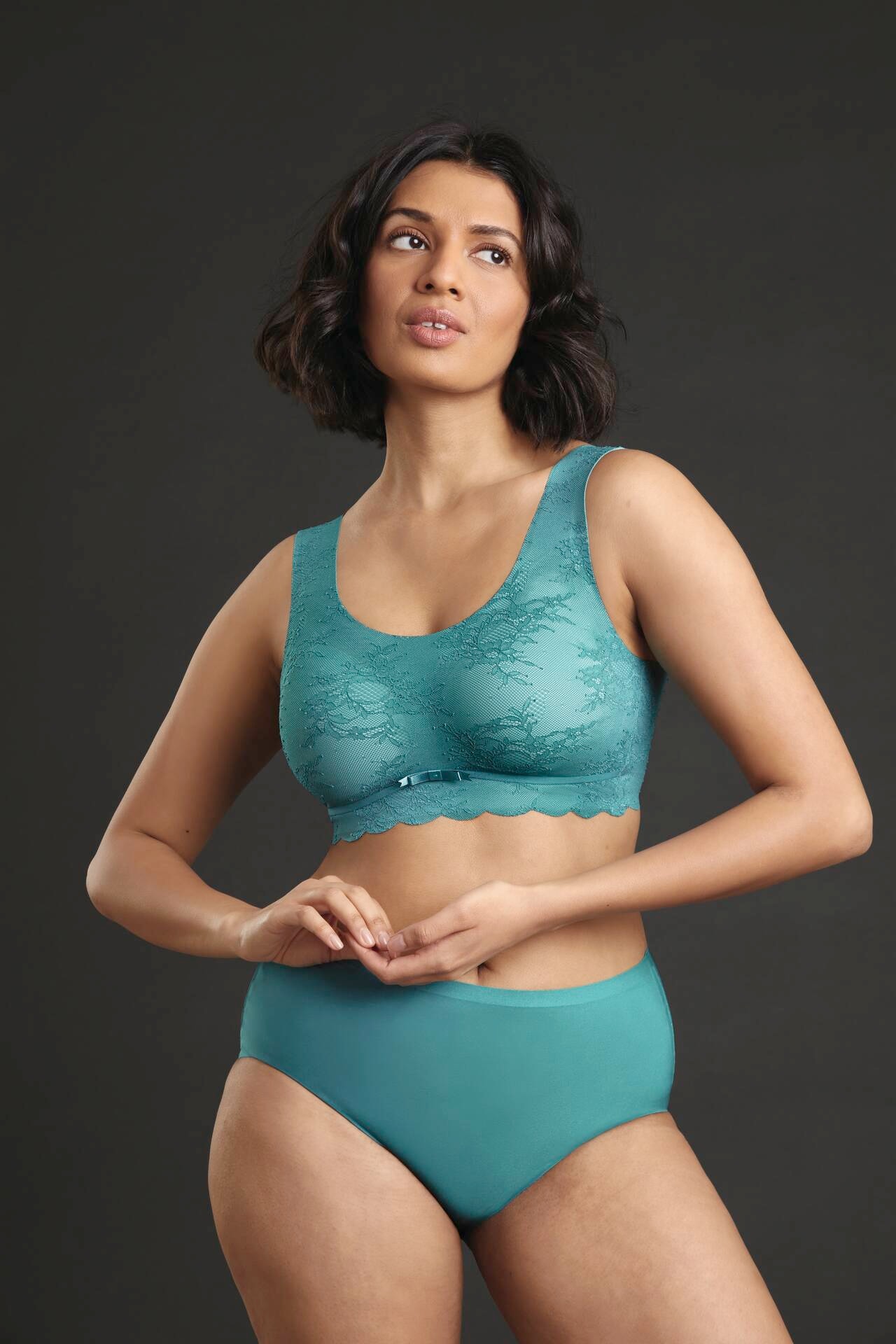 Anita since 1886 Bralette »Essentials Lace«, florale Spitze, herausnehmbare Schaumcups, zartes Seidenband