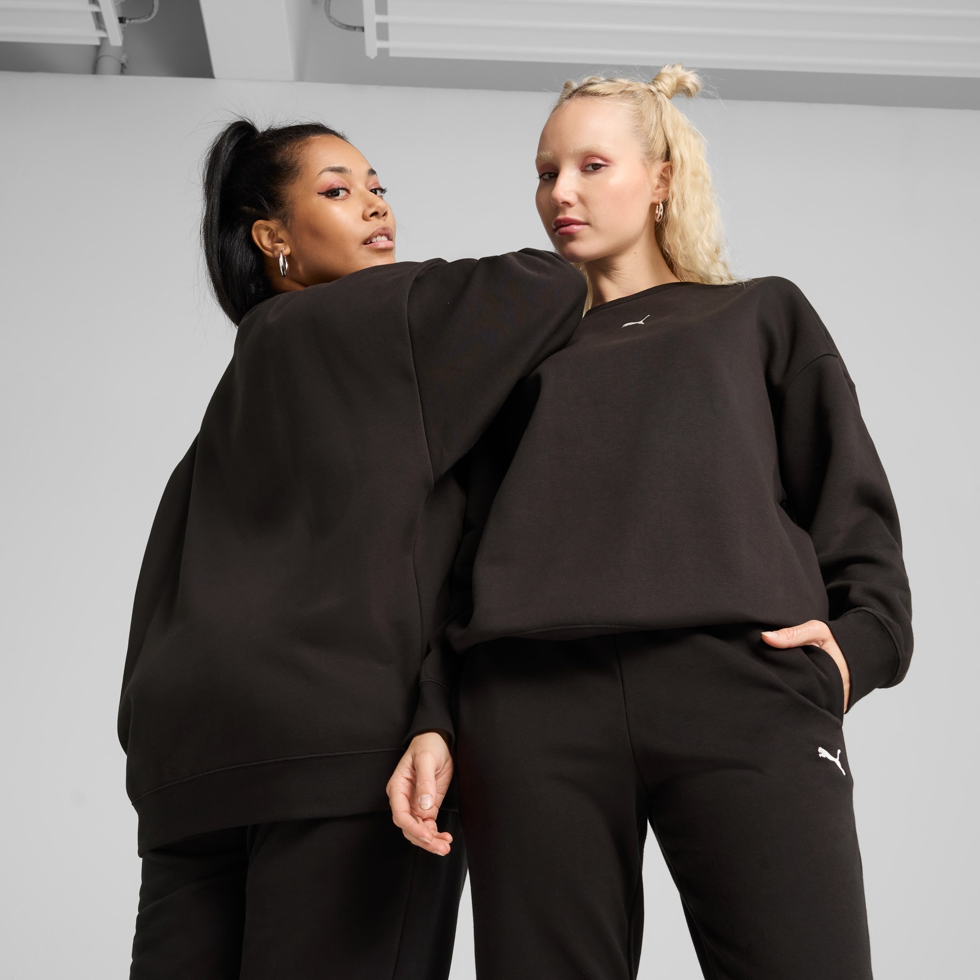 PUMA Langarmshirt "ESS OVERSIZED CREW FL" Oversize-Passform, Rundhalsaussch günstig online kaufen