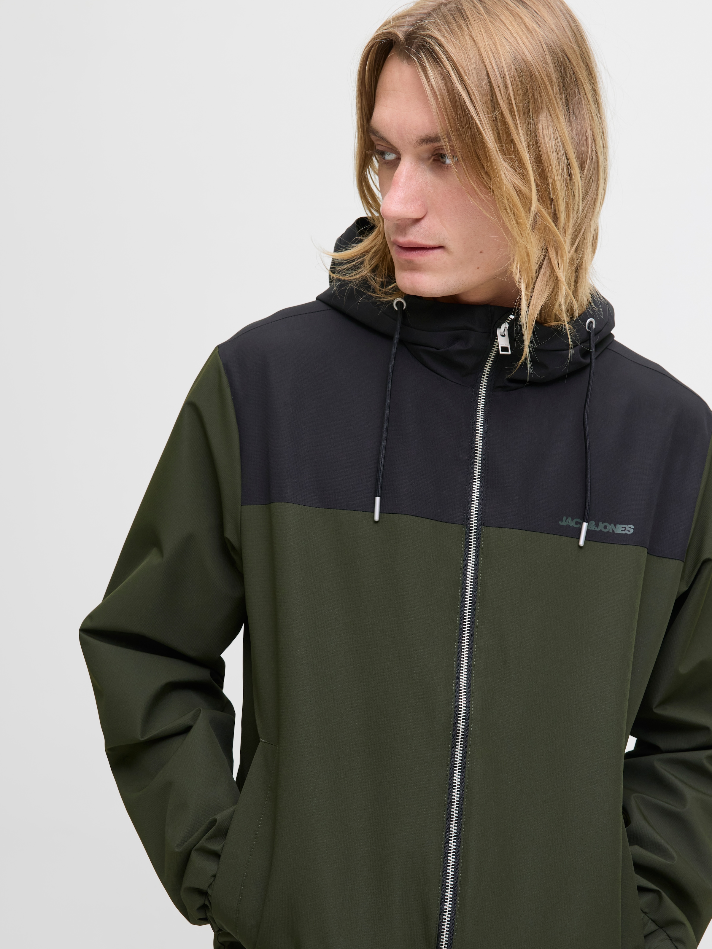 Jack & Jones Blouson »JJELEGACY LIGHT JACKET HOOD NOOS«, mit Kapuze, mit Logo Schriftzug
