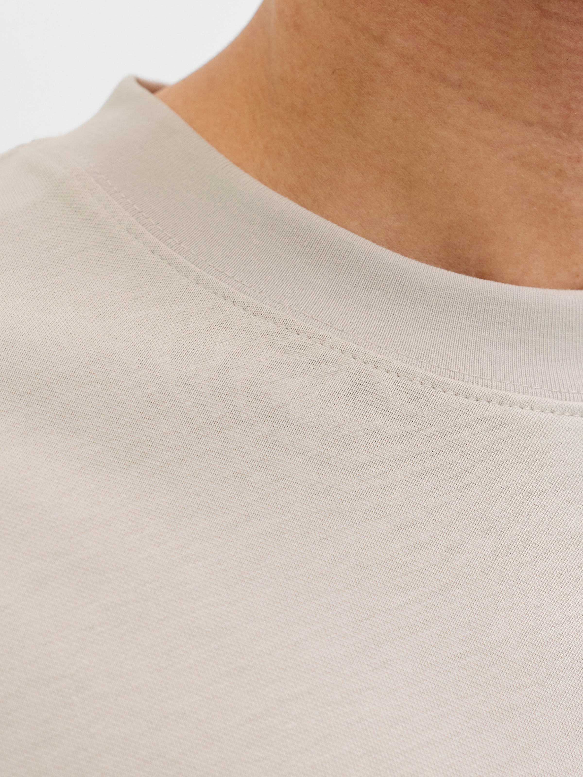 Jack & Jones T-Shirt »JJEBARRON TEE SS O-NECK NOOS« Baumwollmischung, loose fit