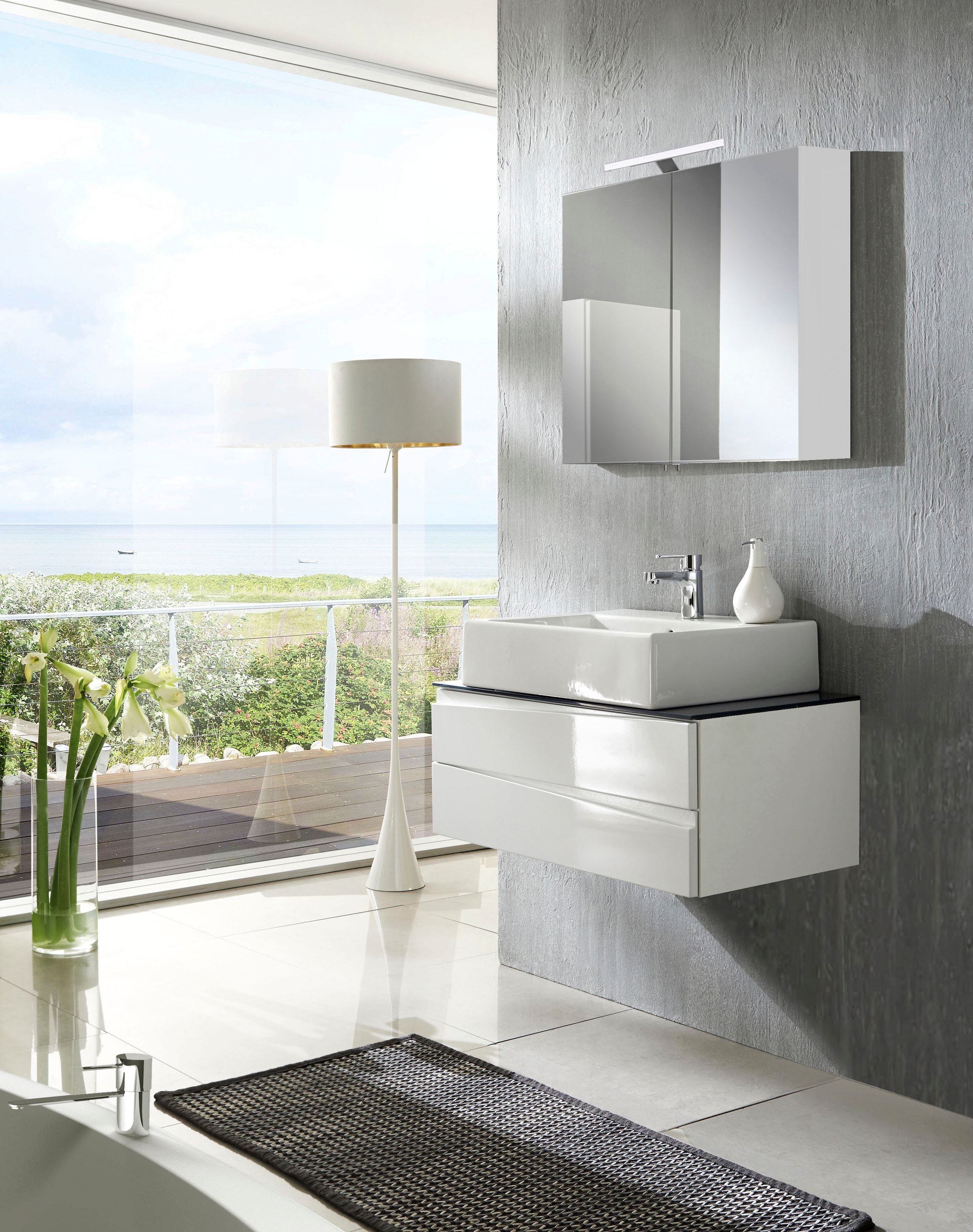 Homexperts Waschbeckenunterschrank »Sharpcut«, in Hochglanz weiß mit  Grifffräsung und Glasplatte, B 80, H 33, T 47 cm kaufen | BAUR