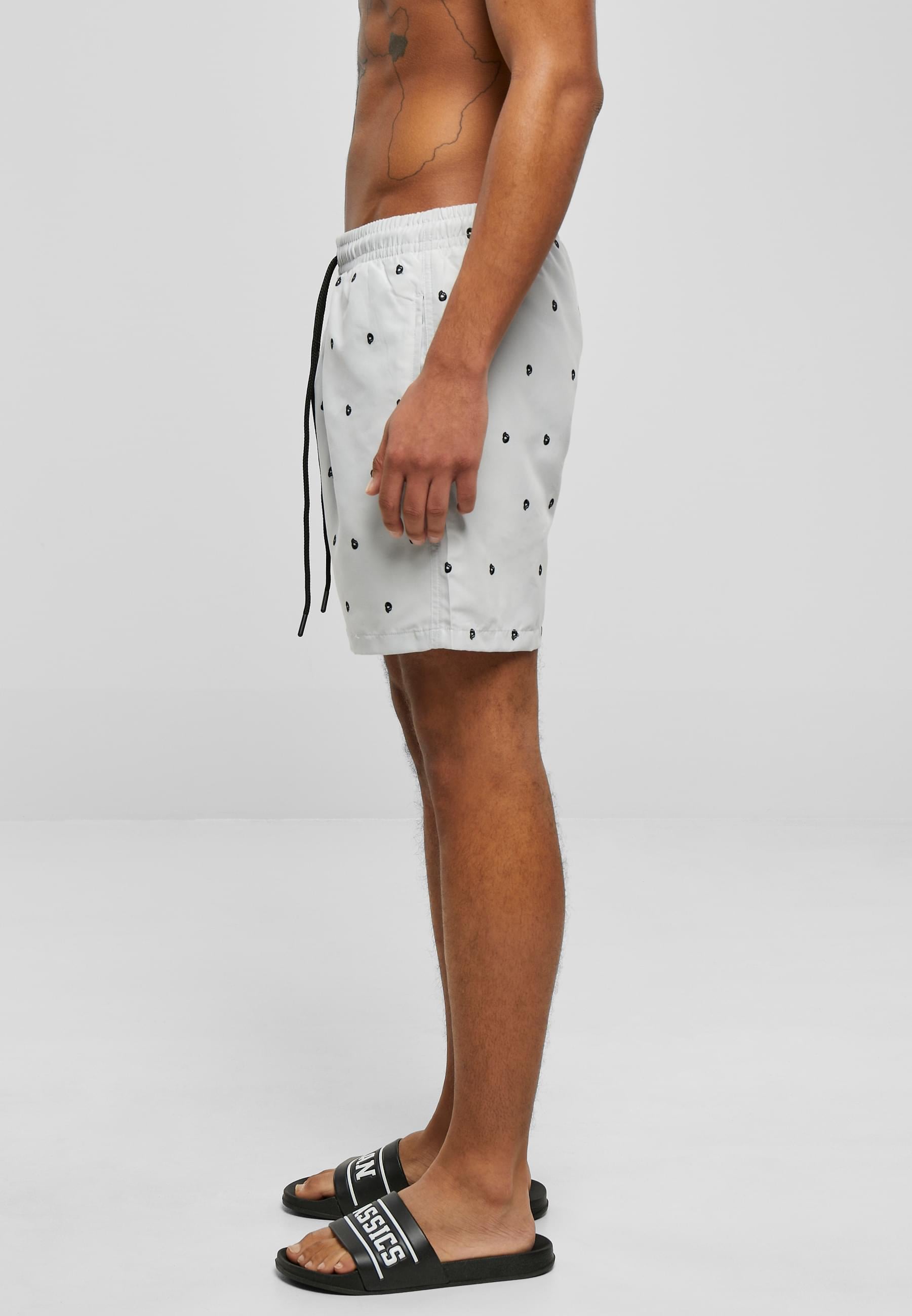 URBAN CLASSICS Badeshorts »Urban Classics Herren Embroidery Swim Shorts«