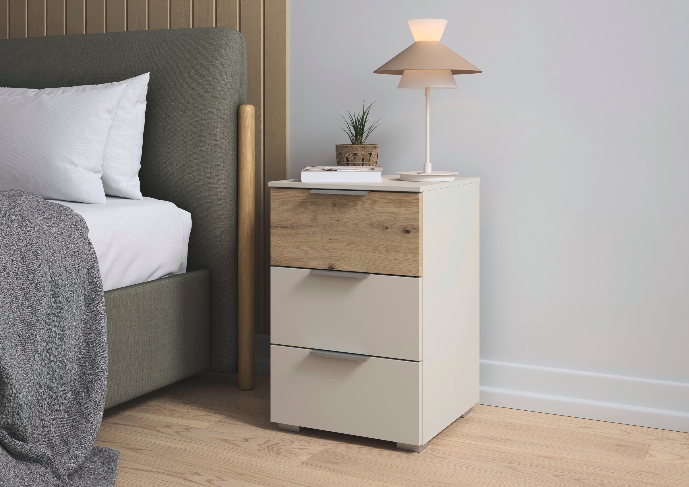 rauch Nachtkommode "Astana" Breite 40 cm / Höhe 61 cm, mit 3 geräumigen Sch günstig online kaufen