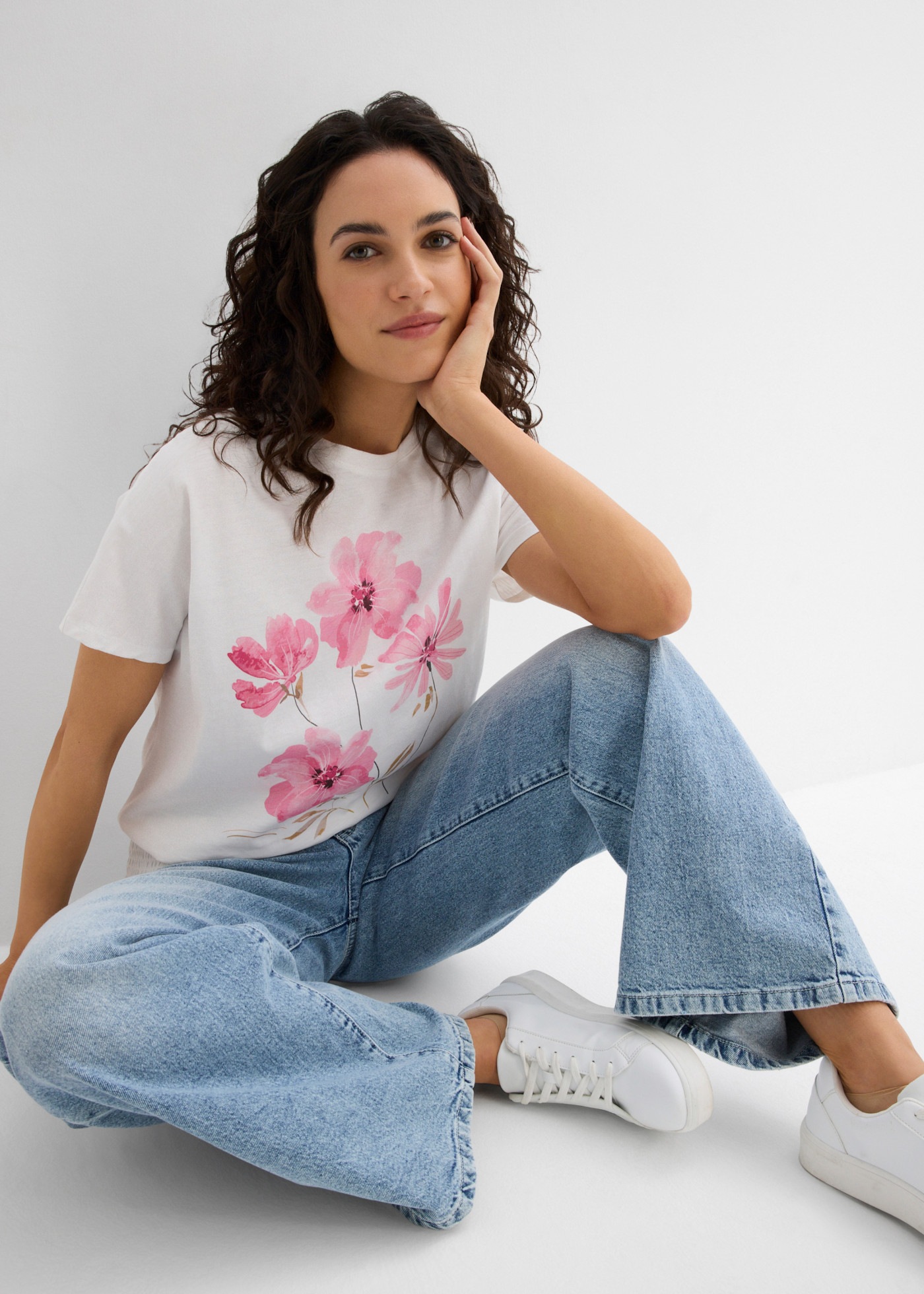 bonprix T-Shirt aus reiner Baumwolle, Ballonform, mit floralem Print, kurzärmelig