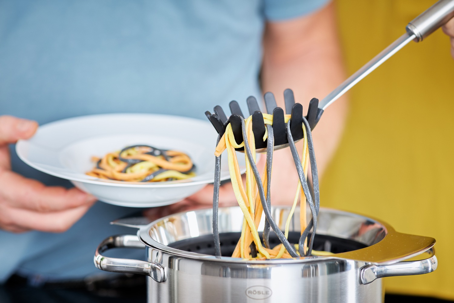RÖSLE Nudellöffel Spaghettiheber mit Aufhängeöse, Edelstahl 18/10, spülmasc günstig online kaufen