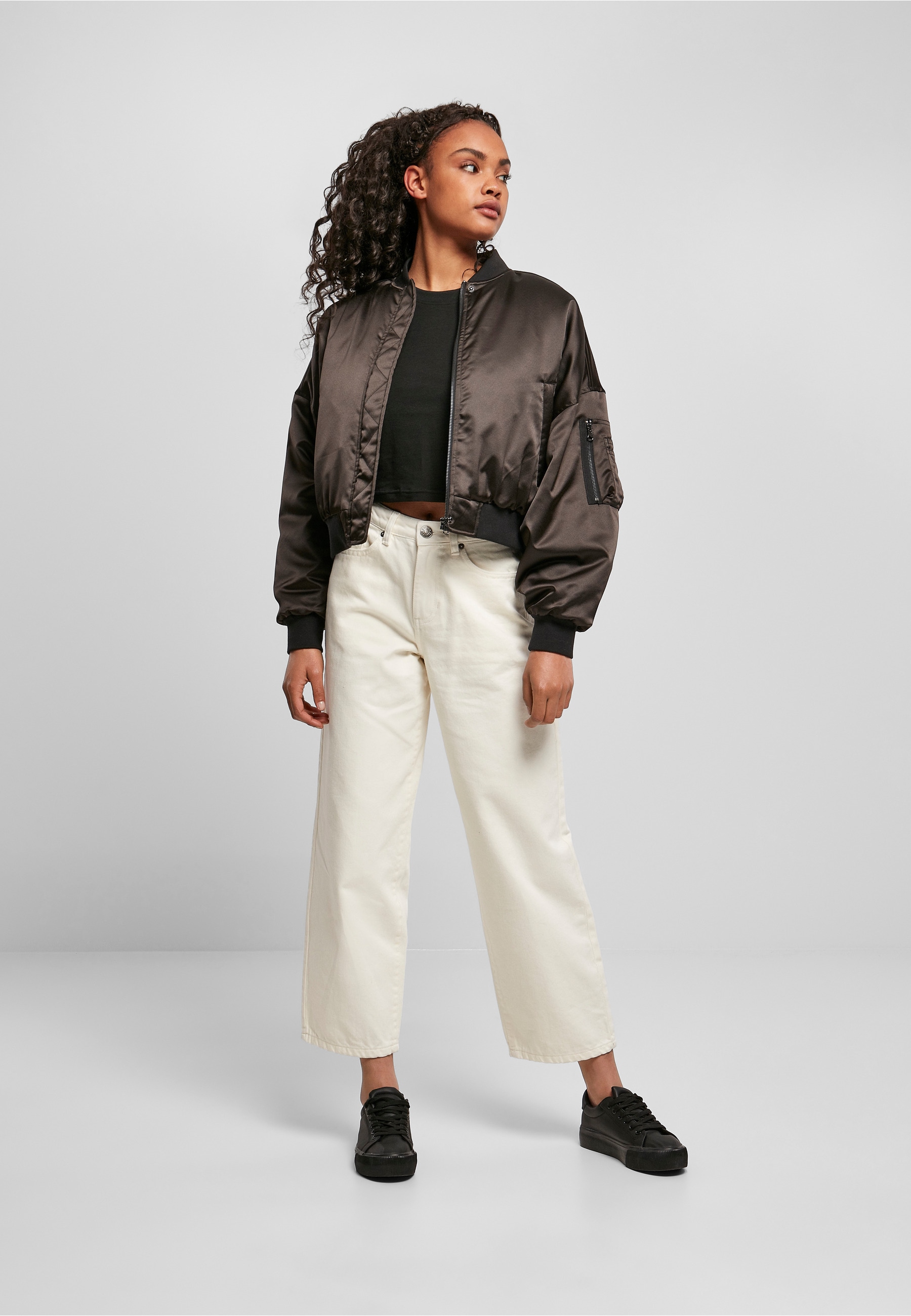 URBAN CLASSICS Bomberjacke »Urban Classics Damen Ladies Short Oversized Satin Bomber Jacket« 1 Stk. tlg. ohne Kapuze