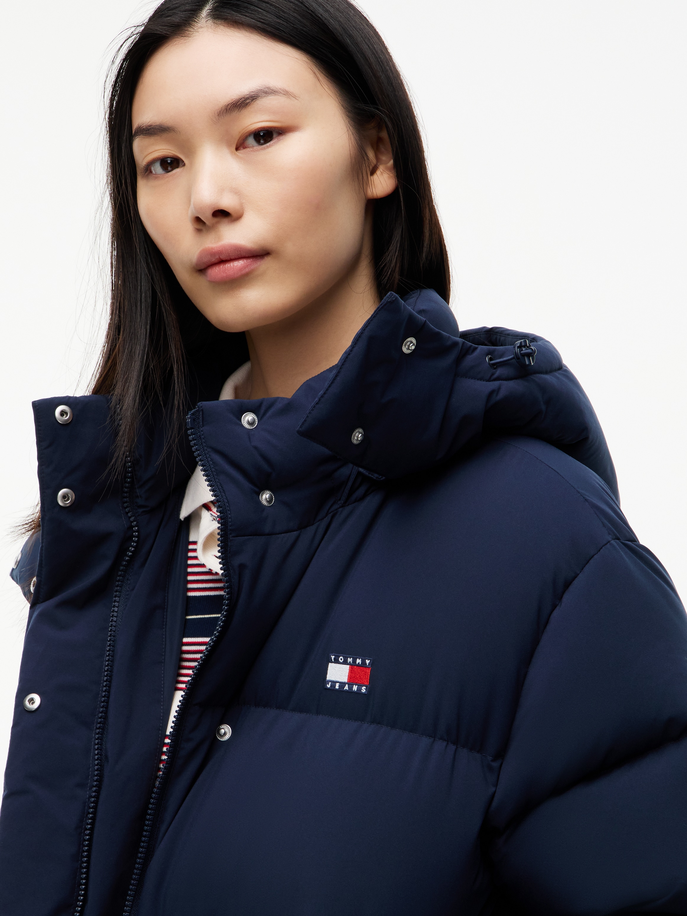 Tommy Jeans Steppmantel »TJW ALASKA LONG PUFFER EXT« mit seitlichen Schlitzen mit Druckknopfverschluss