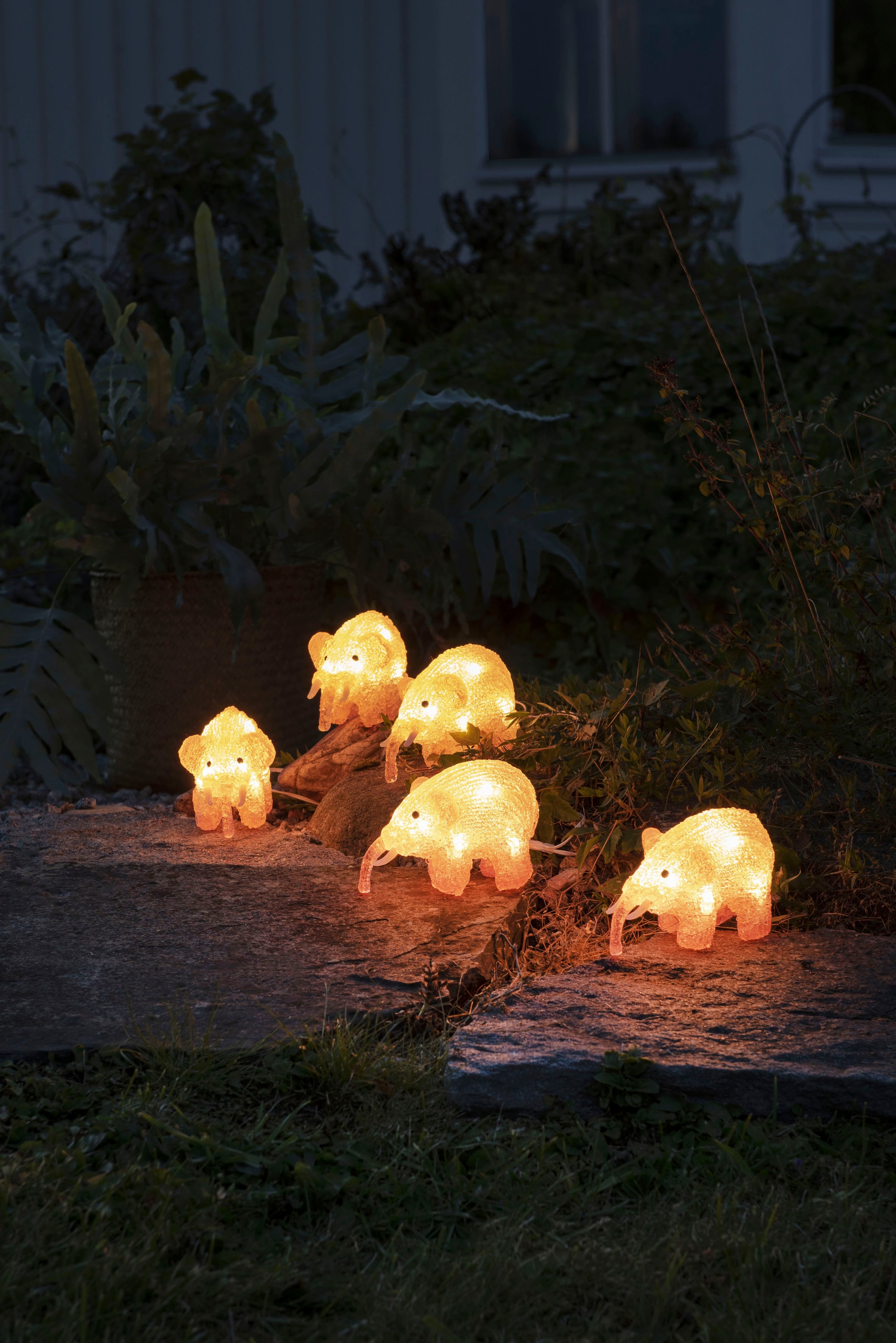 KONSTSMIDE LED Dekofigur »LED Acryl Elefanten, 5er-Set, pink, 40 warm weiße Dioden«, 40 flammig