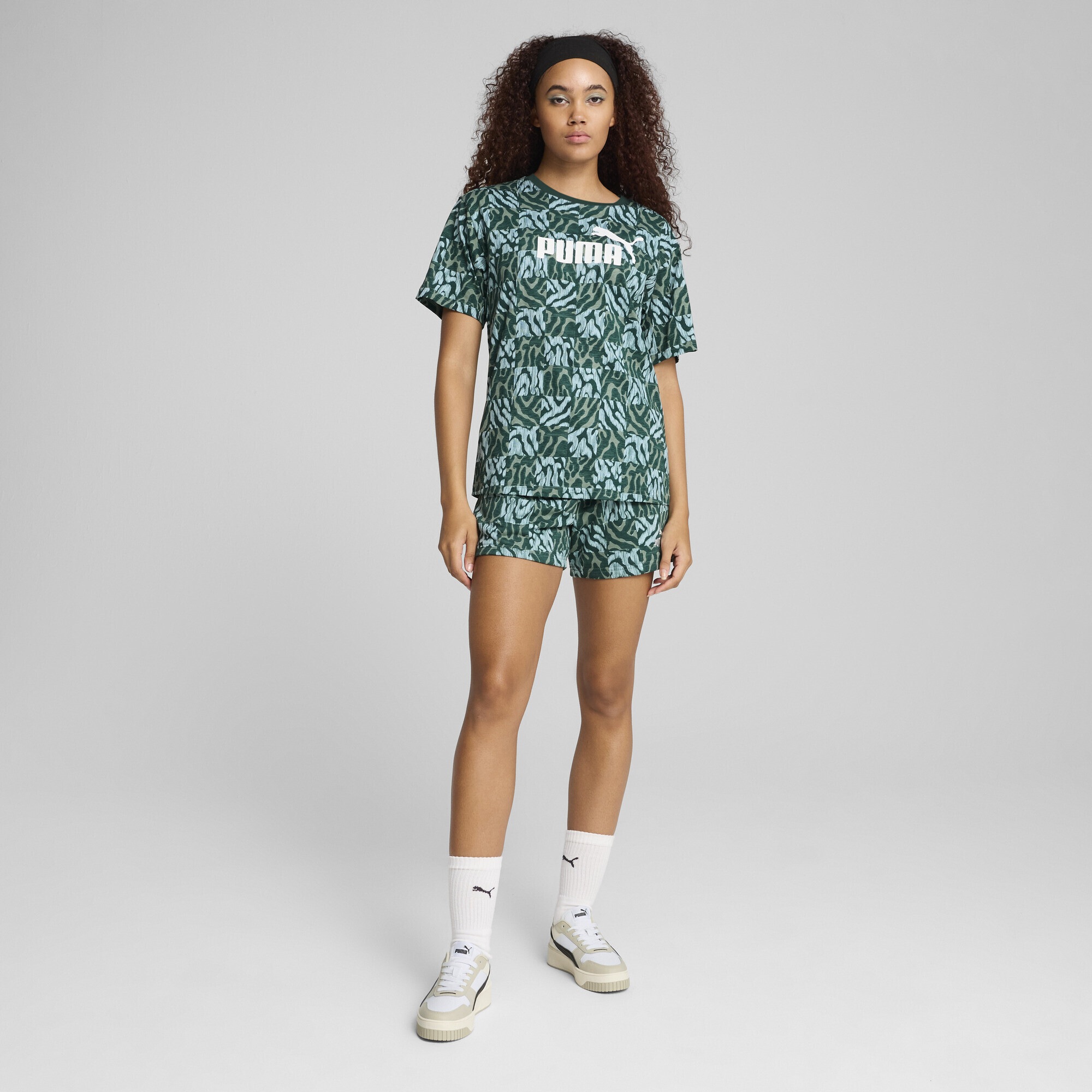 PUMA T-Shirt »ESS GRAPHIC Relaxed T-Shirt Damen«