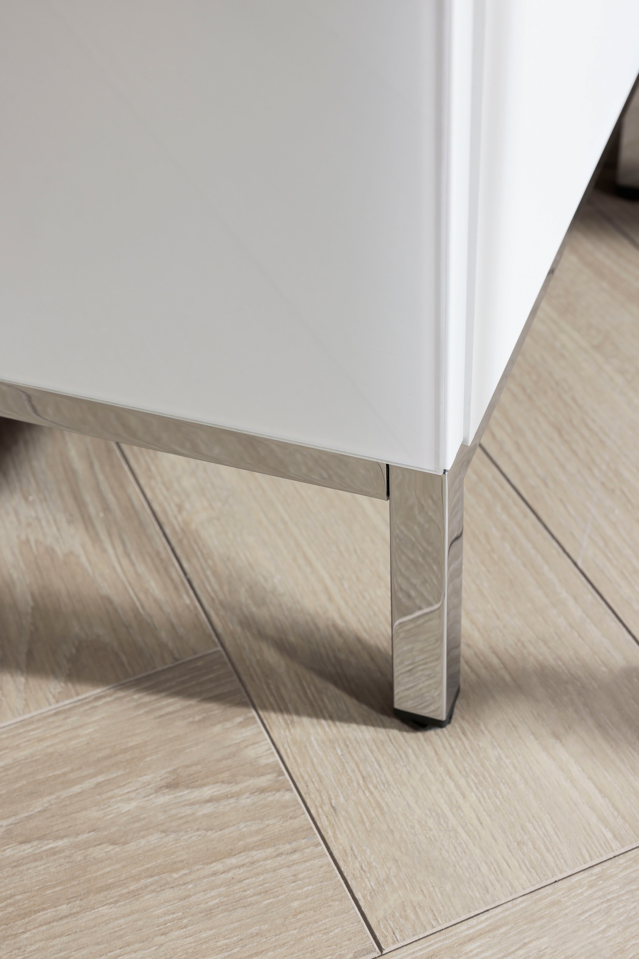 rauch Nachtkommode »Nachttisch Nachtschrank Nachtkonsole FLIPP mit Glasfront« Breite 40 cm,  mit 3 Schubladen und Soft-Close-Funktion sowie Glasfront