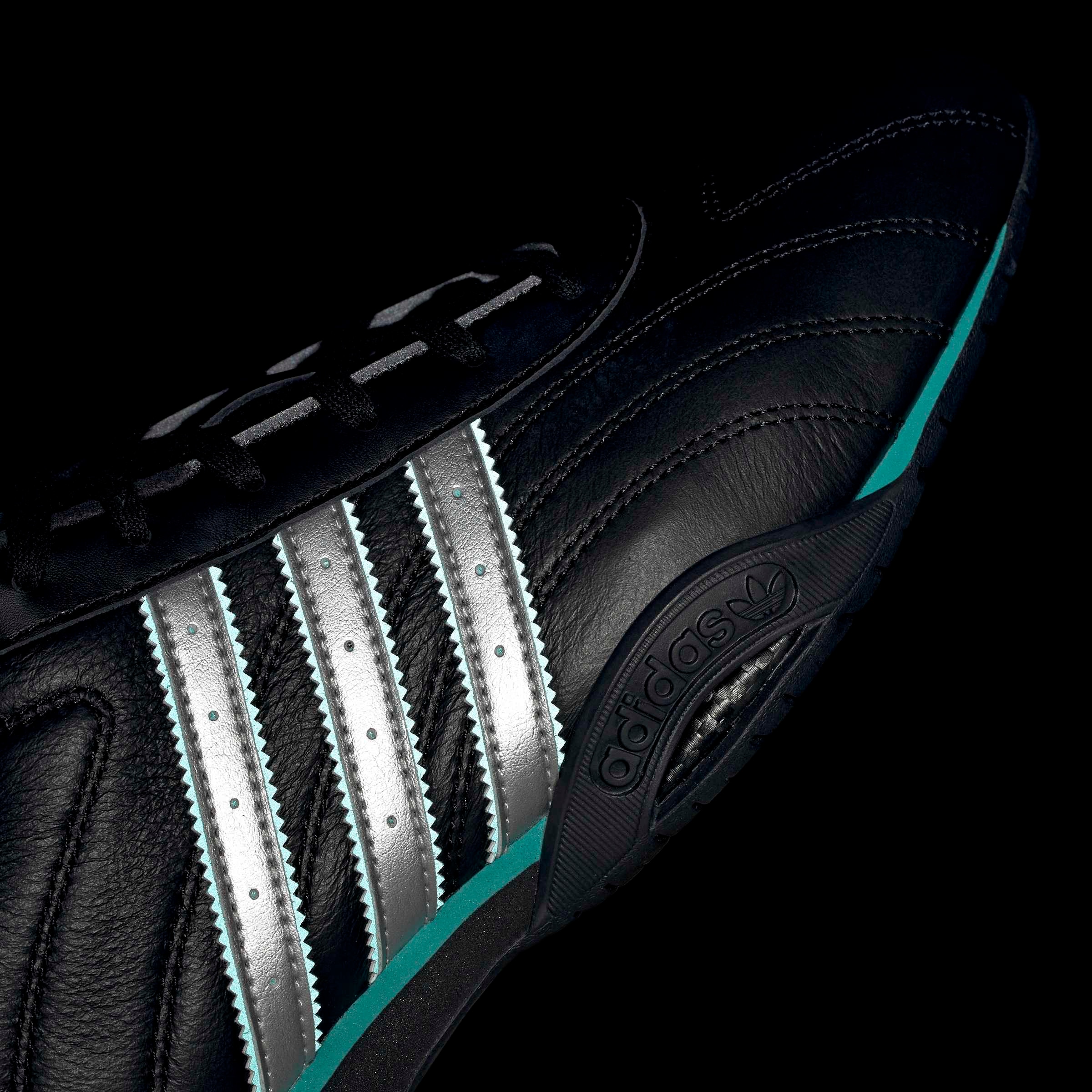 adidas Performance Sneaker »ADIRACER LO MERCEDES AMG PETRONAS F1 TEAM«