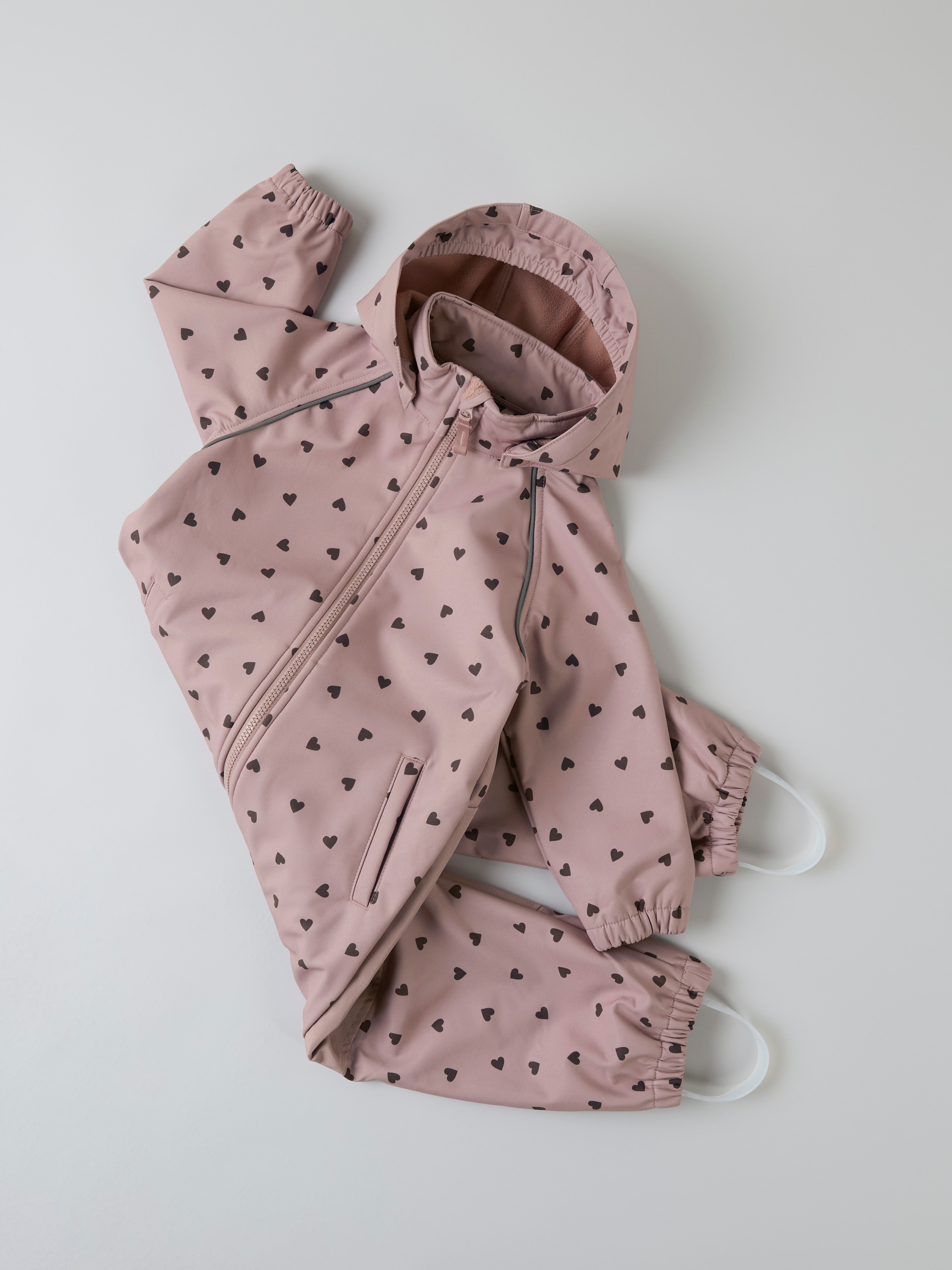 Name It Softshelloverall »NMFALFA08 SOFTSHELL SUIT AOP 1FO NOOS« mit verstellbarer und abnehmbarer Fußschlaufe