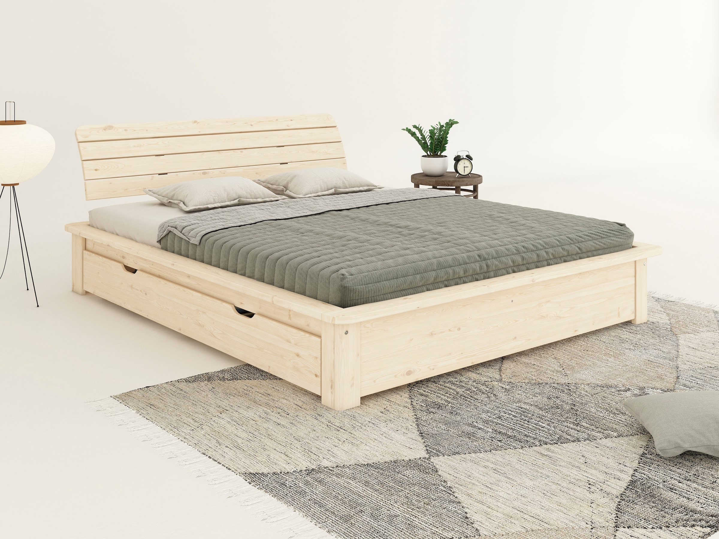 Home affaire Massivholzbett "Antri, Futonbett, ergonomisch geformtes Kopfteil, stilvolles Design" Rahmen zur Ablage von Smartphone, mit Lattenrost, Bettkasten optional