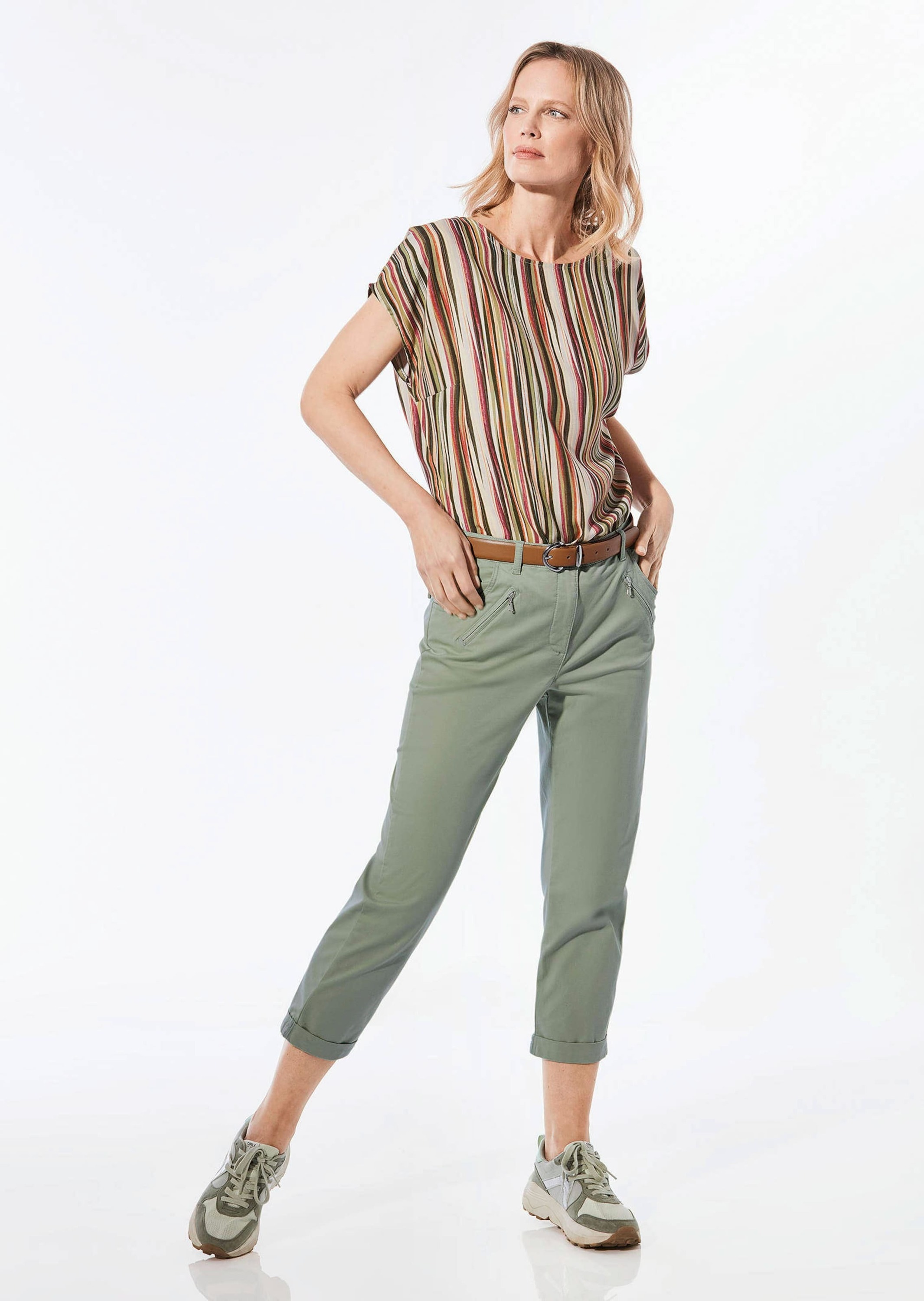 7/8-Hose GOLDNER "Kurzgröße Lässige Chinohose mit Peach-Finish", Damen, Gr. 21, K-Gr, grün (baummoos), Obermaterial: 97% Baumwolle CO. 3% Elasthan EL., Hosen 7/8-Hose 3