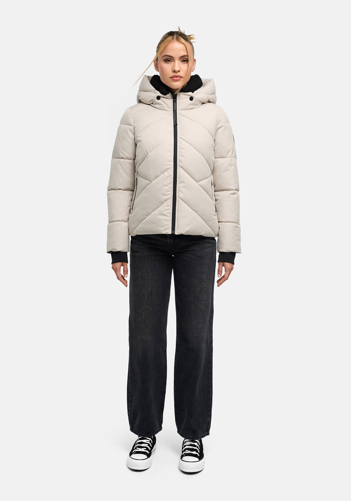 Marikoo Winterjacke "Shinamii" mit Kapuze Kurze Steppjacke mit Kapuze und diagonalem Steppmuster