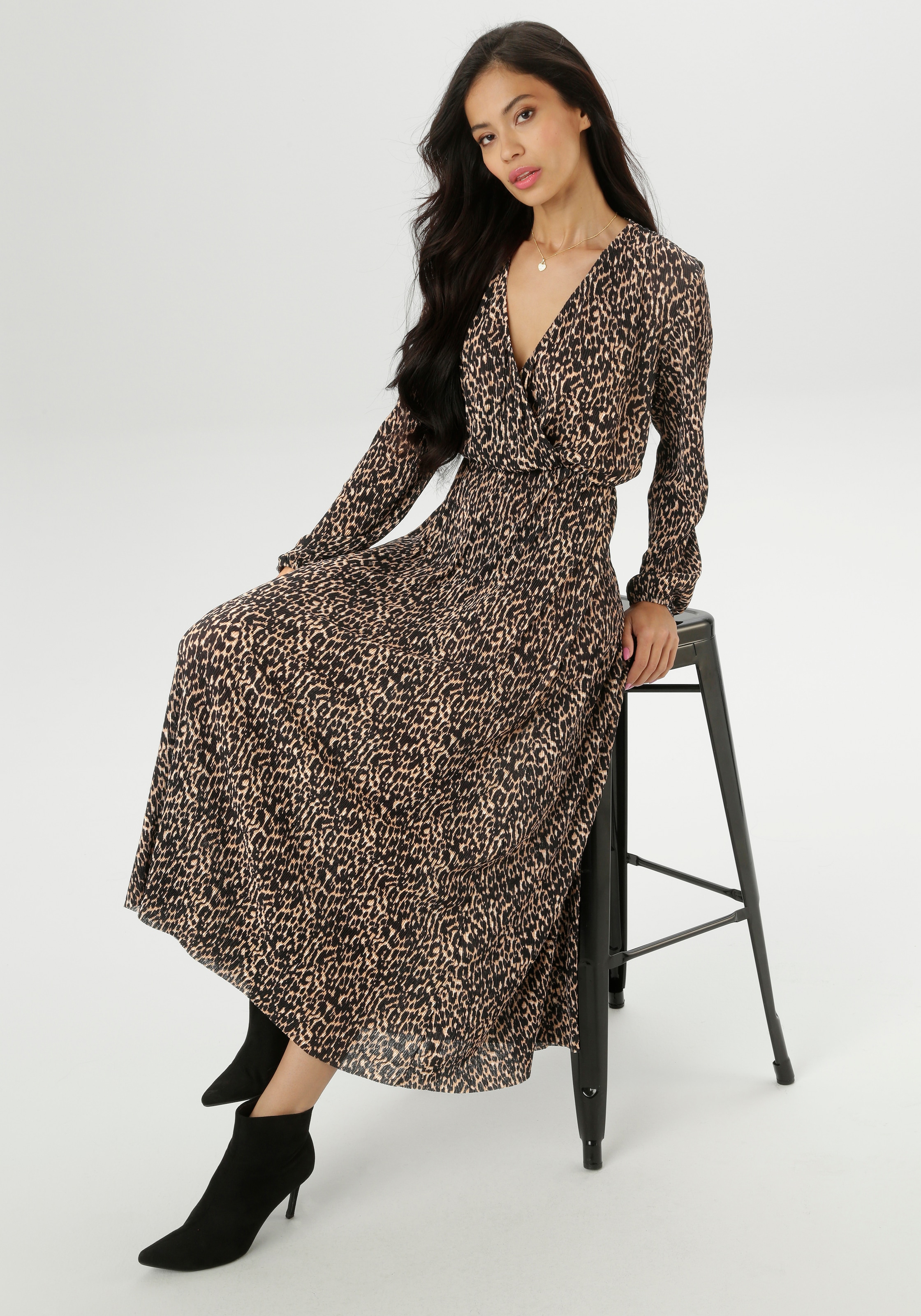 Aniston SELECTED Jerseykleid, im trendy Animal-Print und Wickeloptik - NEUE KOLLEKTION