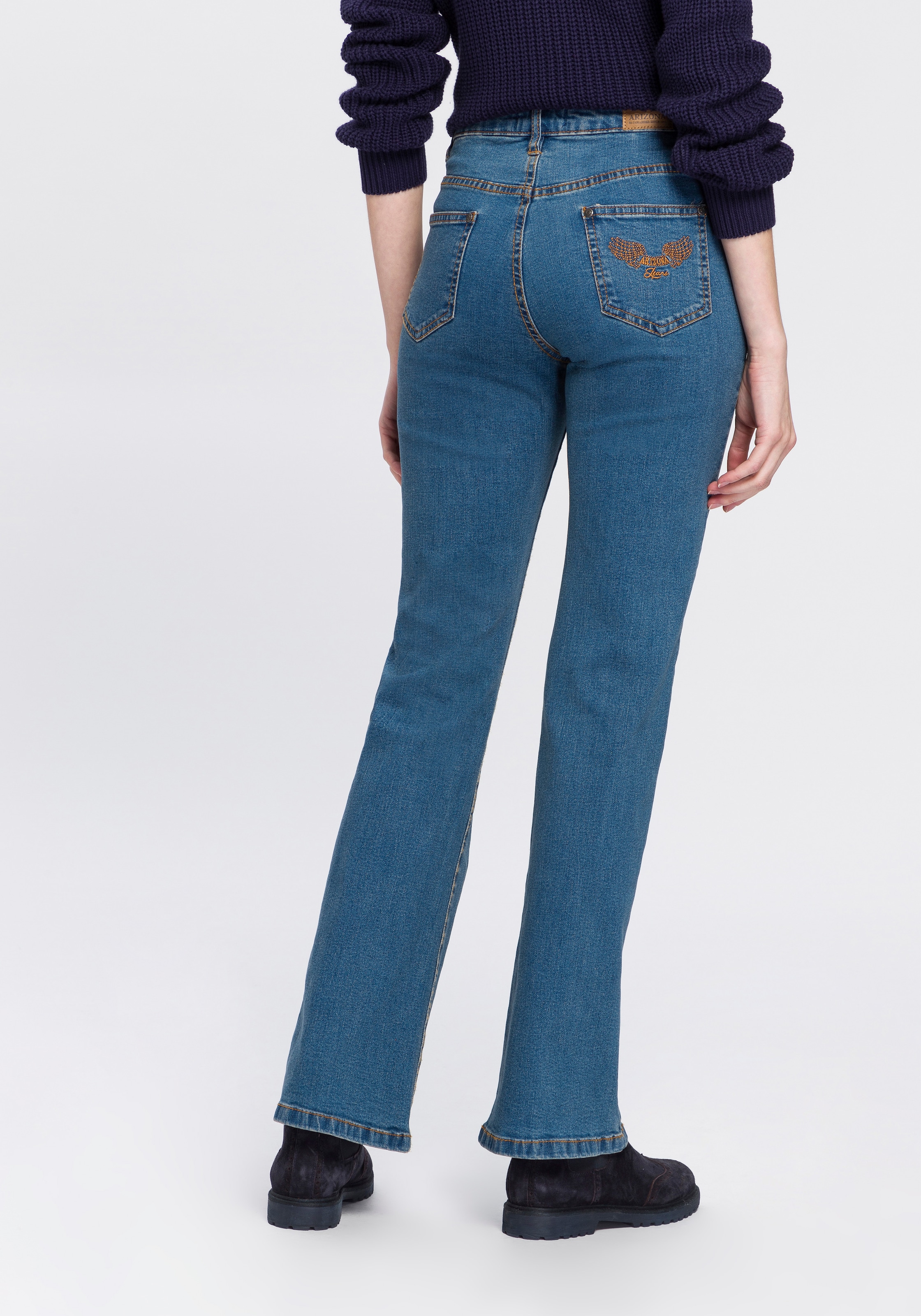 Arizona Bootcut-Jeans "Comfort-Fit", ausgestellte Beinform, mit Eingrifftaschen, High-Waist