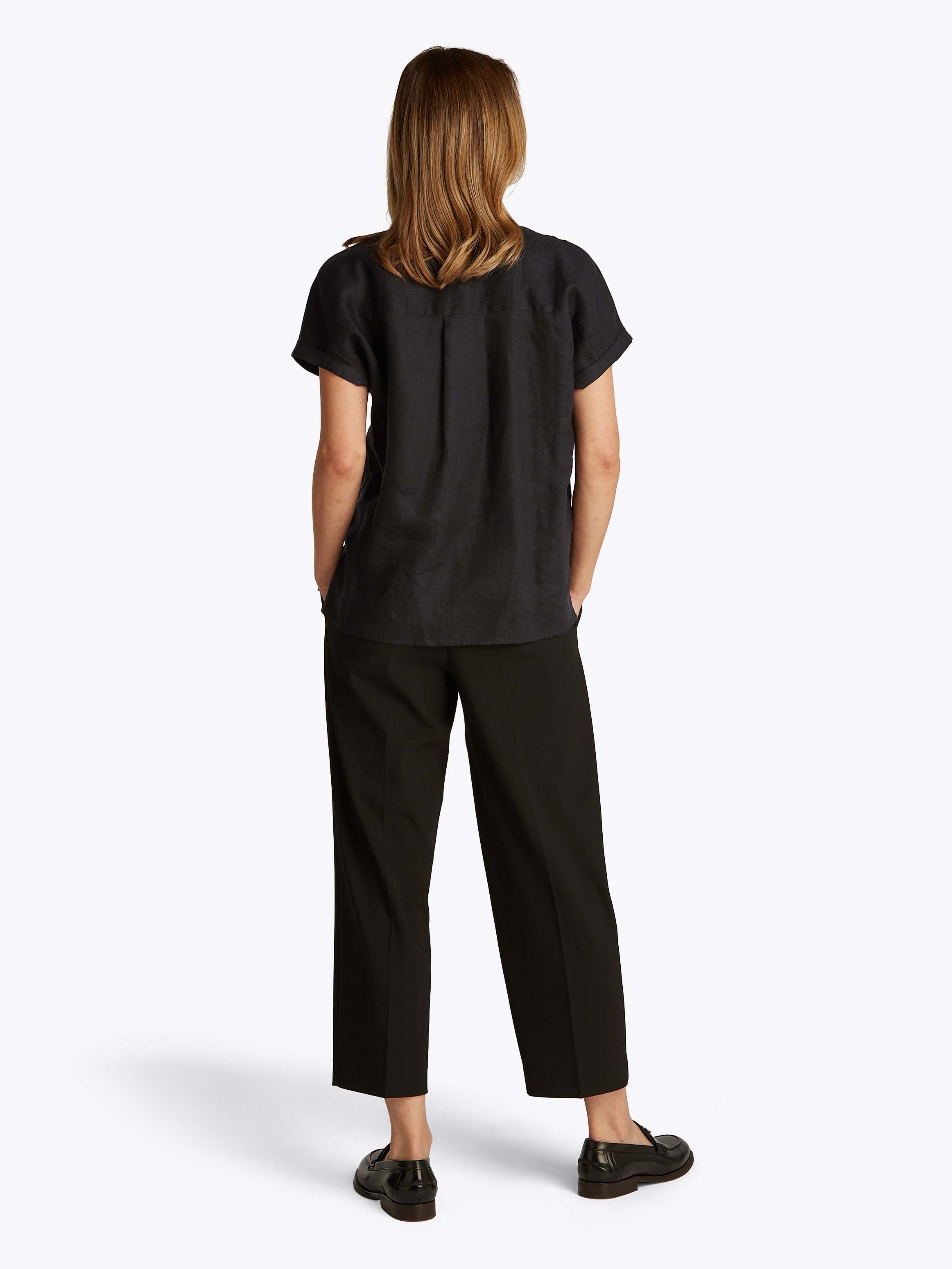 Tommy Hilfiger Kurzarmbluse »ESS LINEN COLLARLESS S/S BLOUSE«, mit Logostickerei,kühlendes Premium Leinen