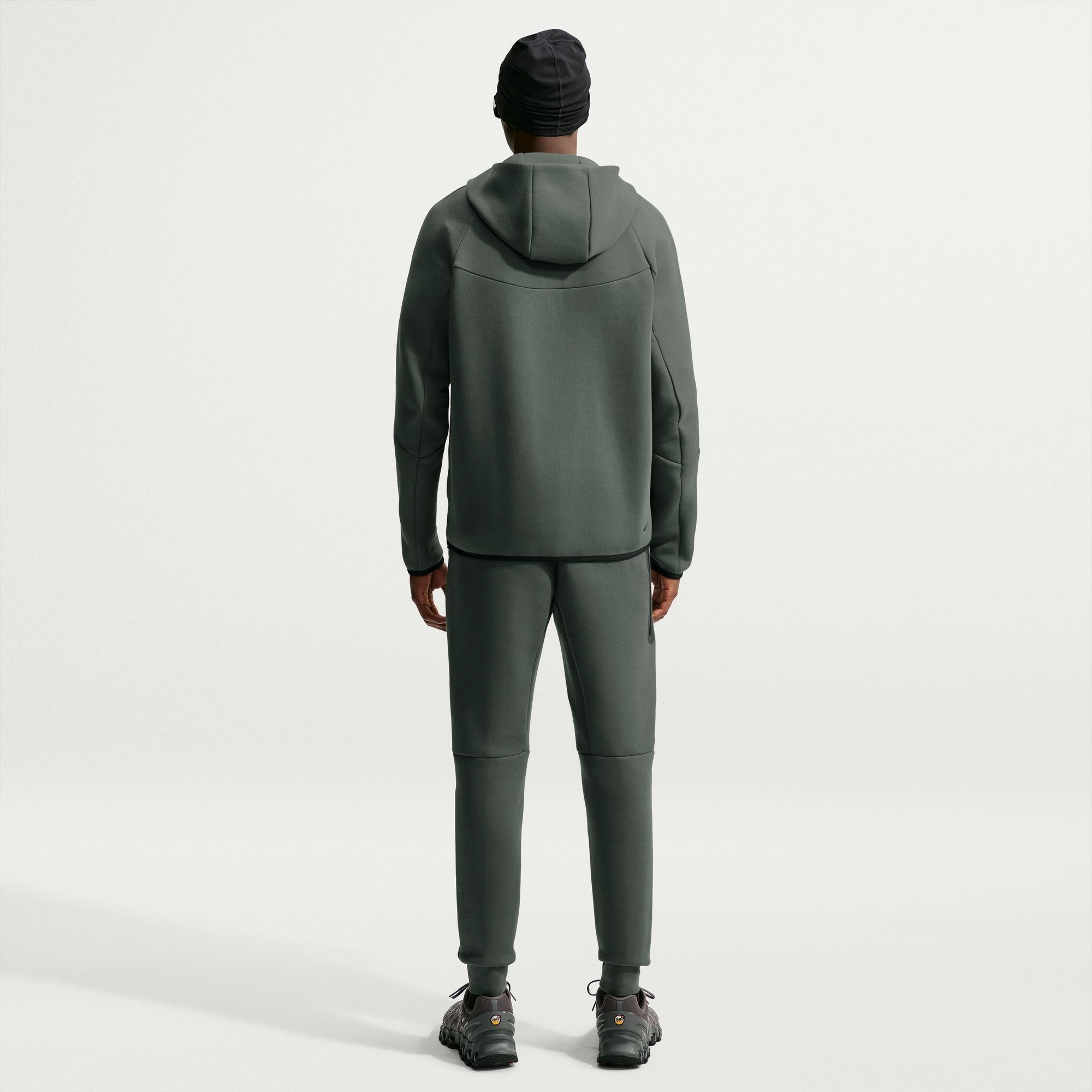 Nike Sportswear Sporthose »M NK TCH FLC JGGR«  mit schmalem Schnitt, aus Baumwollmischung