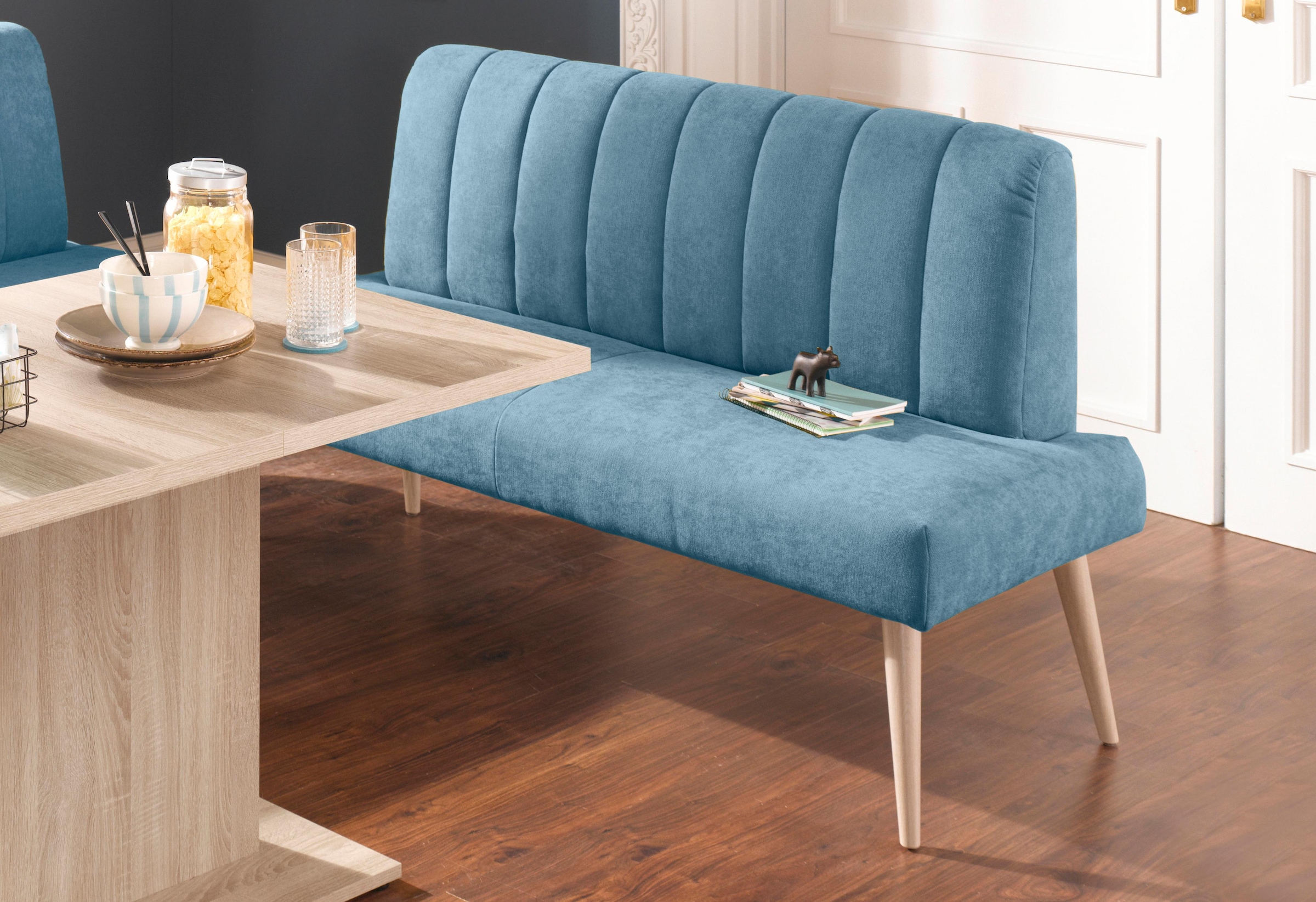 exxpo - sofa fashion "Costa, moderne Rückensteppung, bequem und elegant, hoher Holzfuß" hochwertige Detailverarbeitung, Frei im Raum stellbar
