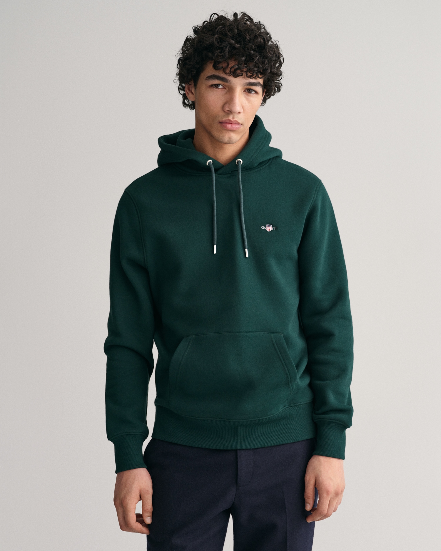 Gant Hoodie "REG SHIELD HOODIE", mit Logostickerei auf der Brust