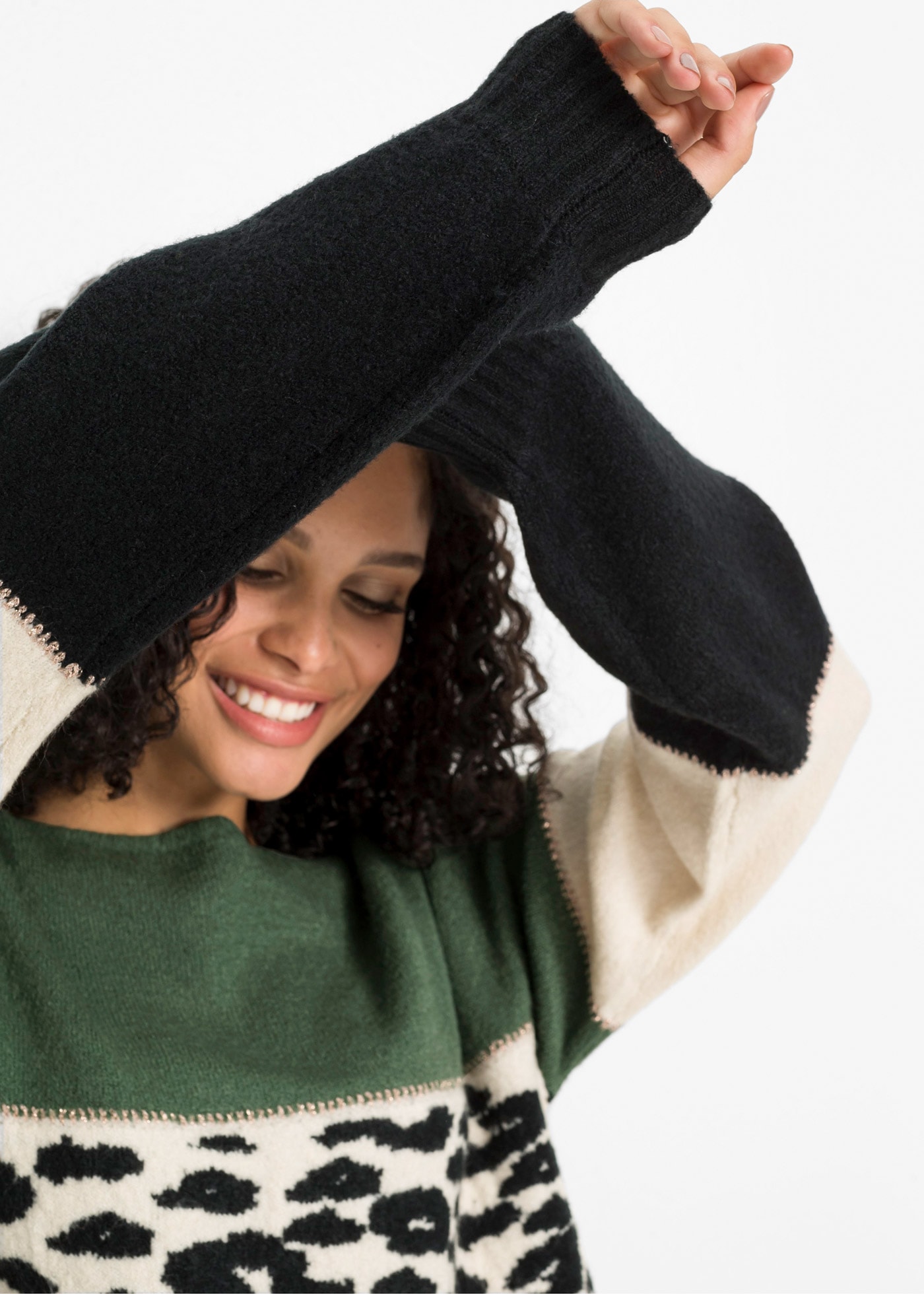 bonprix Strickpullover »Oversize-Pullover« Oversize-Fit, gemustert, Glitzergarn Details, Rundhals