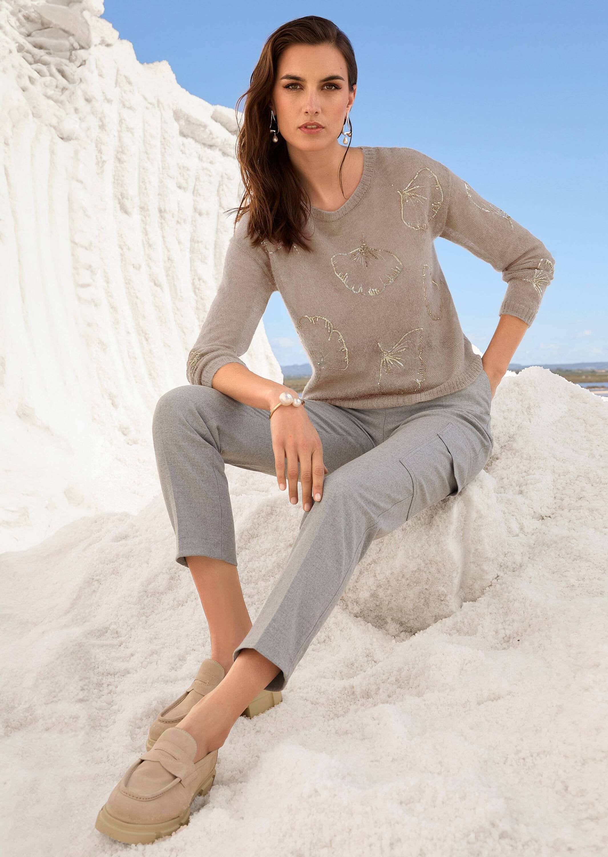 MADELEINE Longpullover »Pullover Rundhals-Pullover mit Pailletten«
