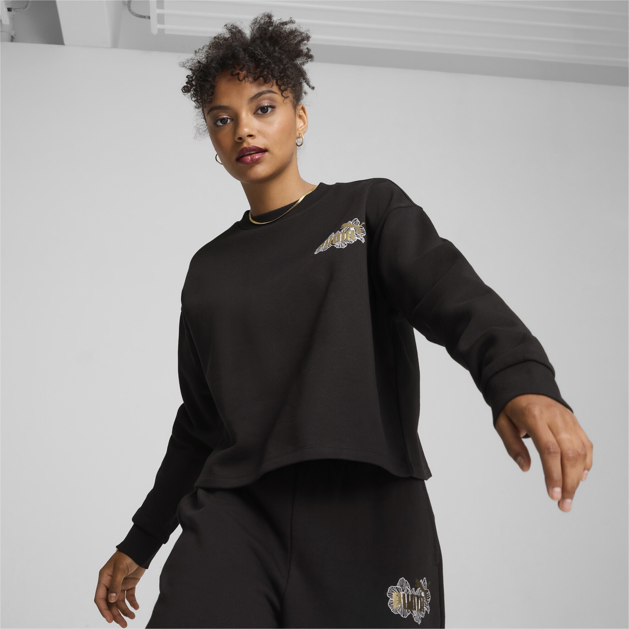 PUMA Sweatshirt »ESS+ CLASS ACT Rundhalsshirt Damen«