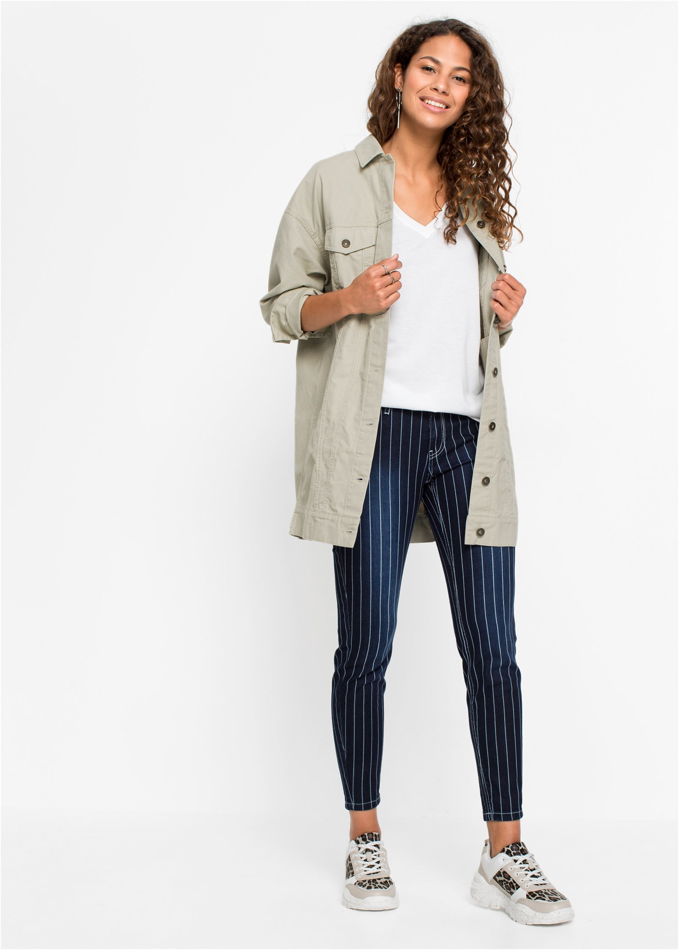 bonprix T-Shirt lockere Passform, Kurzarm-Design, V-Ausschnitt