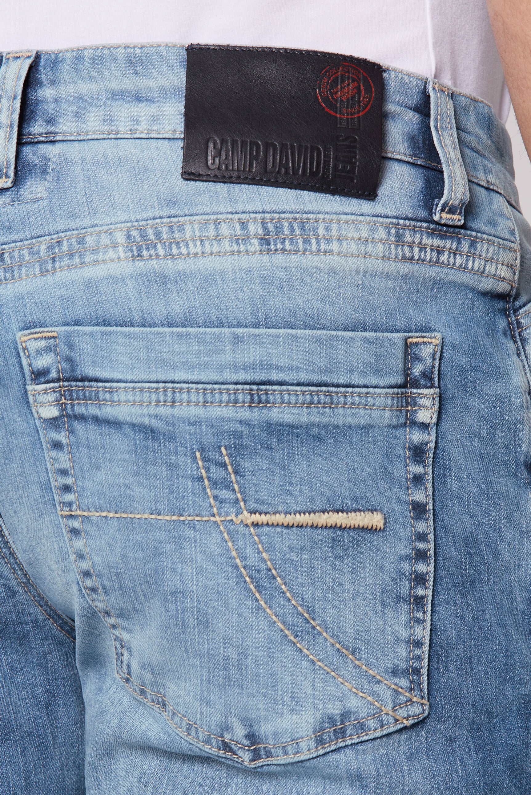 CAMP DAVID Jeansshorts, mit Turn-Up Saum
