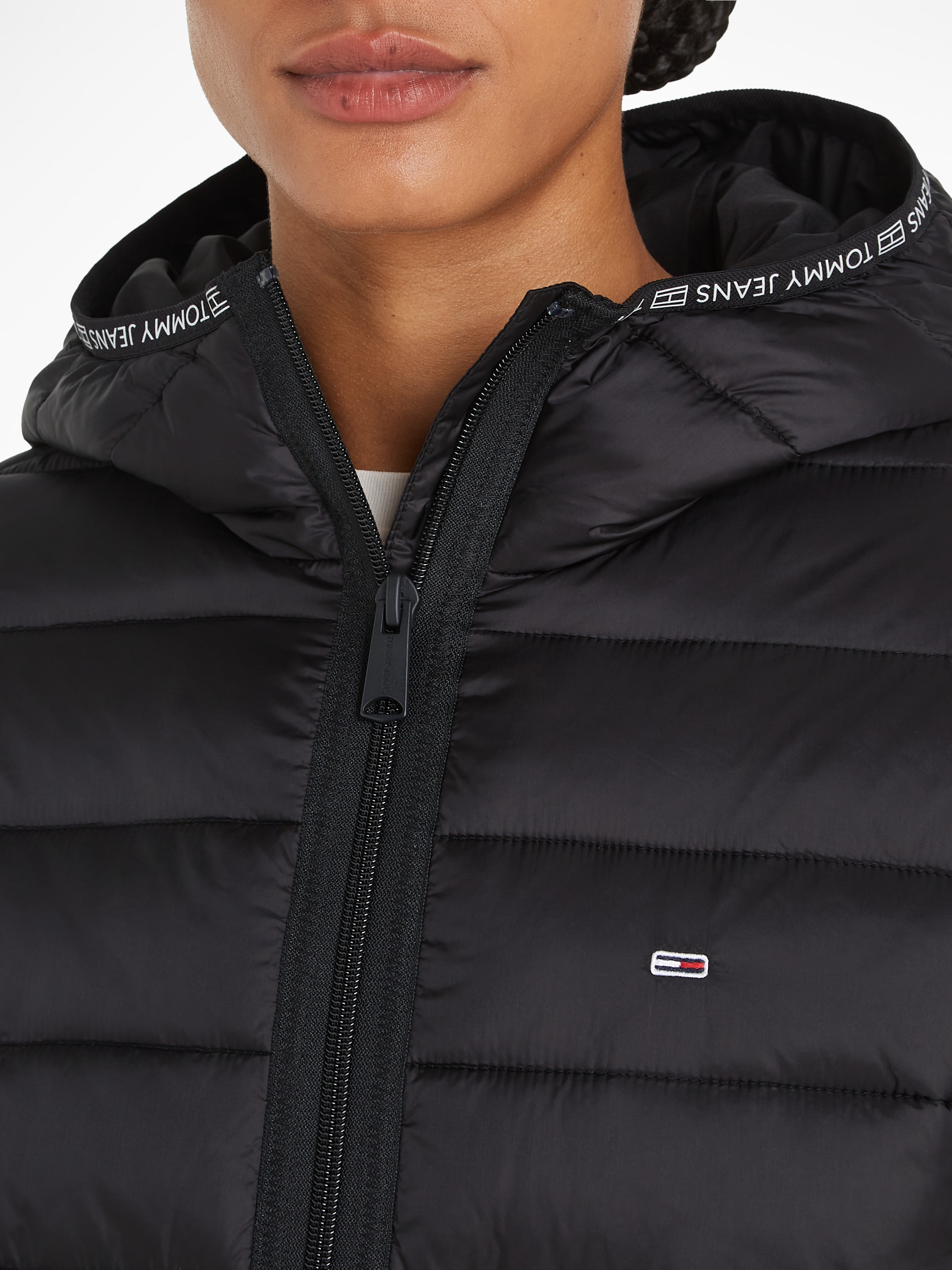 Tommy Jeans Curve Steppjacke »TJW QUILTED TAPE HOOD JACKET EXT«, mit Kapuze, Große Größen