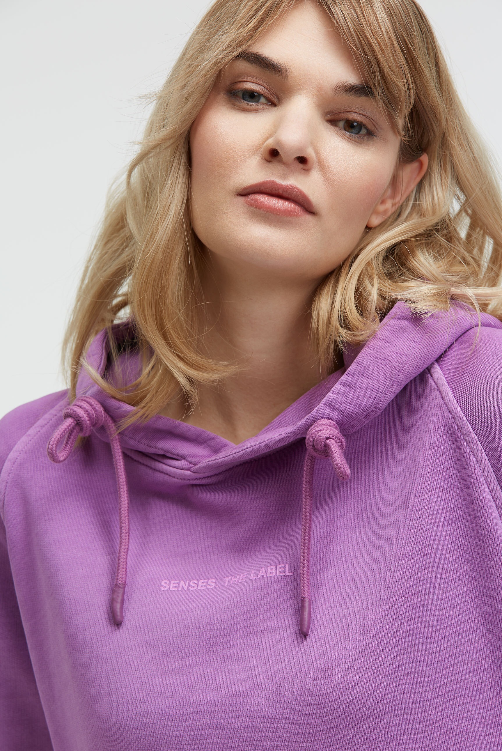 SENSES.THE LABEL Kapuzensweatshirt , mit Seitenschlitze
