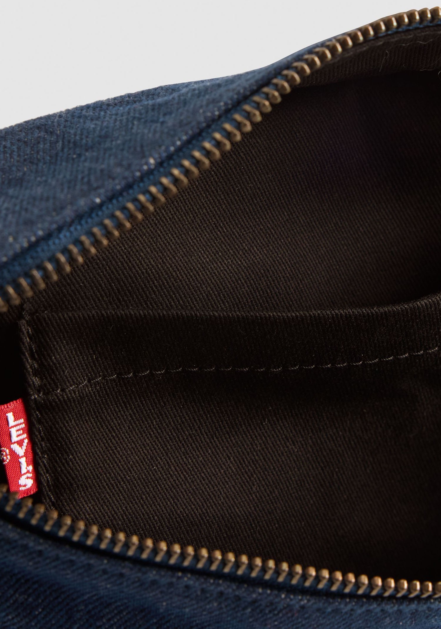 Levi's® Bauchtasche »DEVON CROSSBODY BAG«, mit Logostickerei