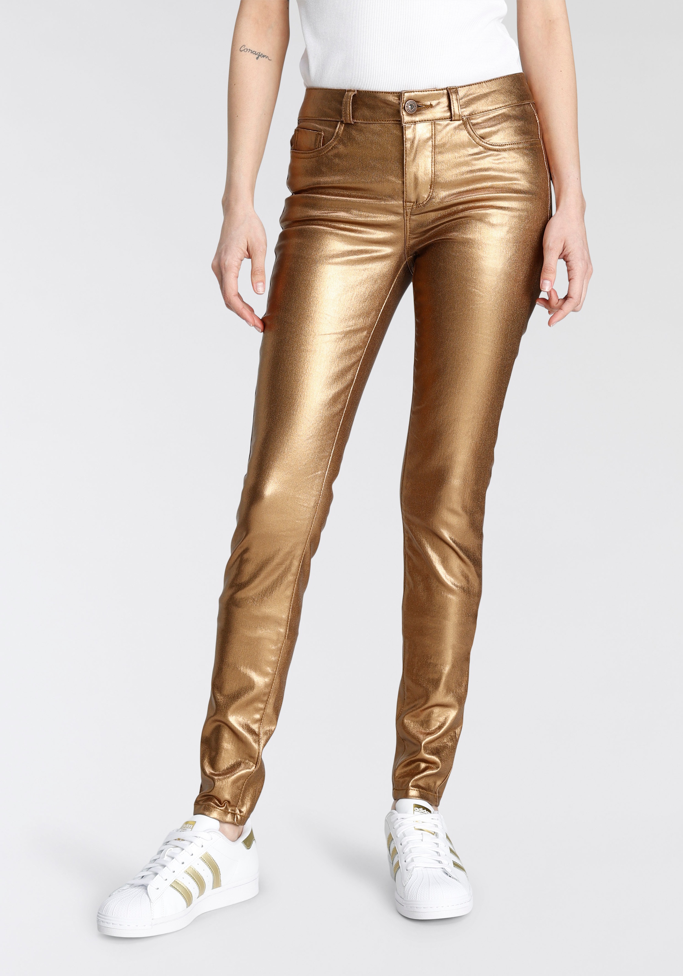 Arizona Röhrenjeans »Metallic«, mit Metallic-Effekt kaufen