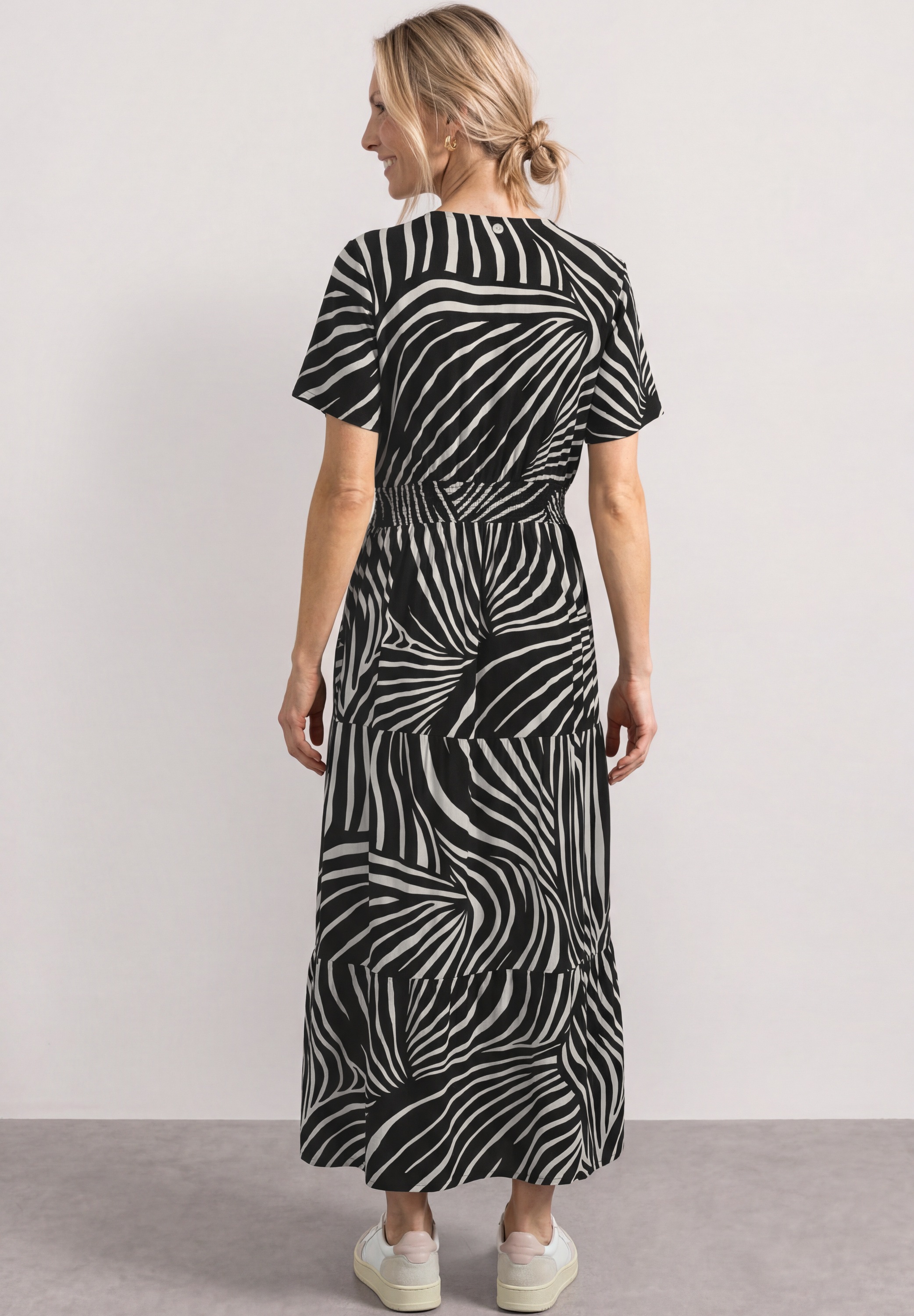 STREET ONE Midikleid Ohne Taschen mit Print