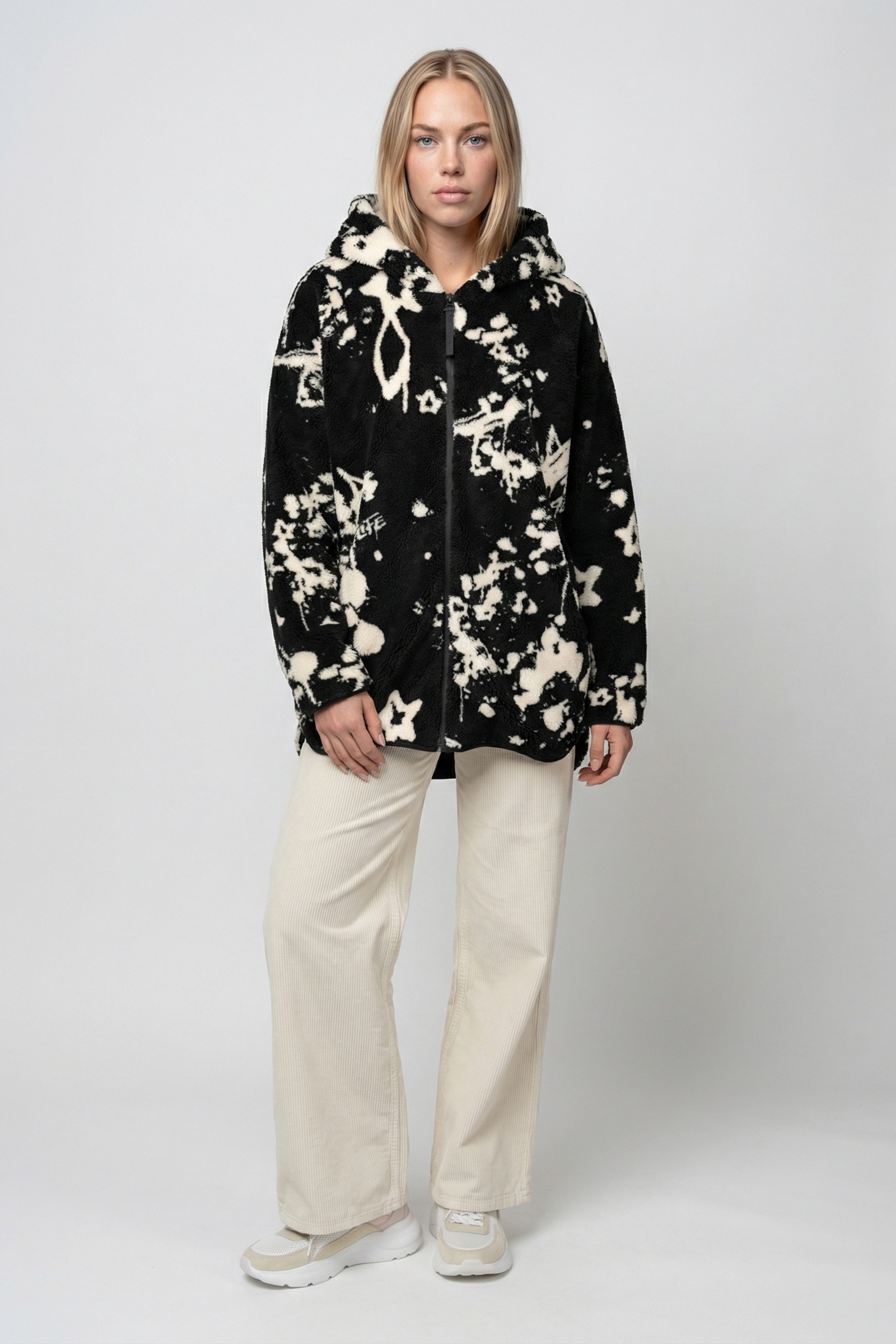 Alife & Kickin Sweatjacke »Damen JacquelineAK T Übergangsjacke, Jacke« leichte Kuschel-Jacke mit Stehkragen und Rei§verschluss