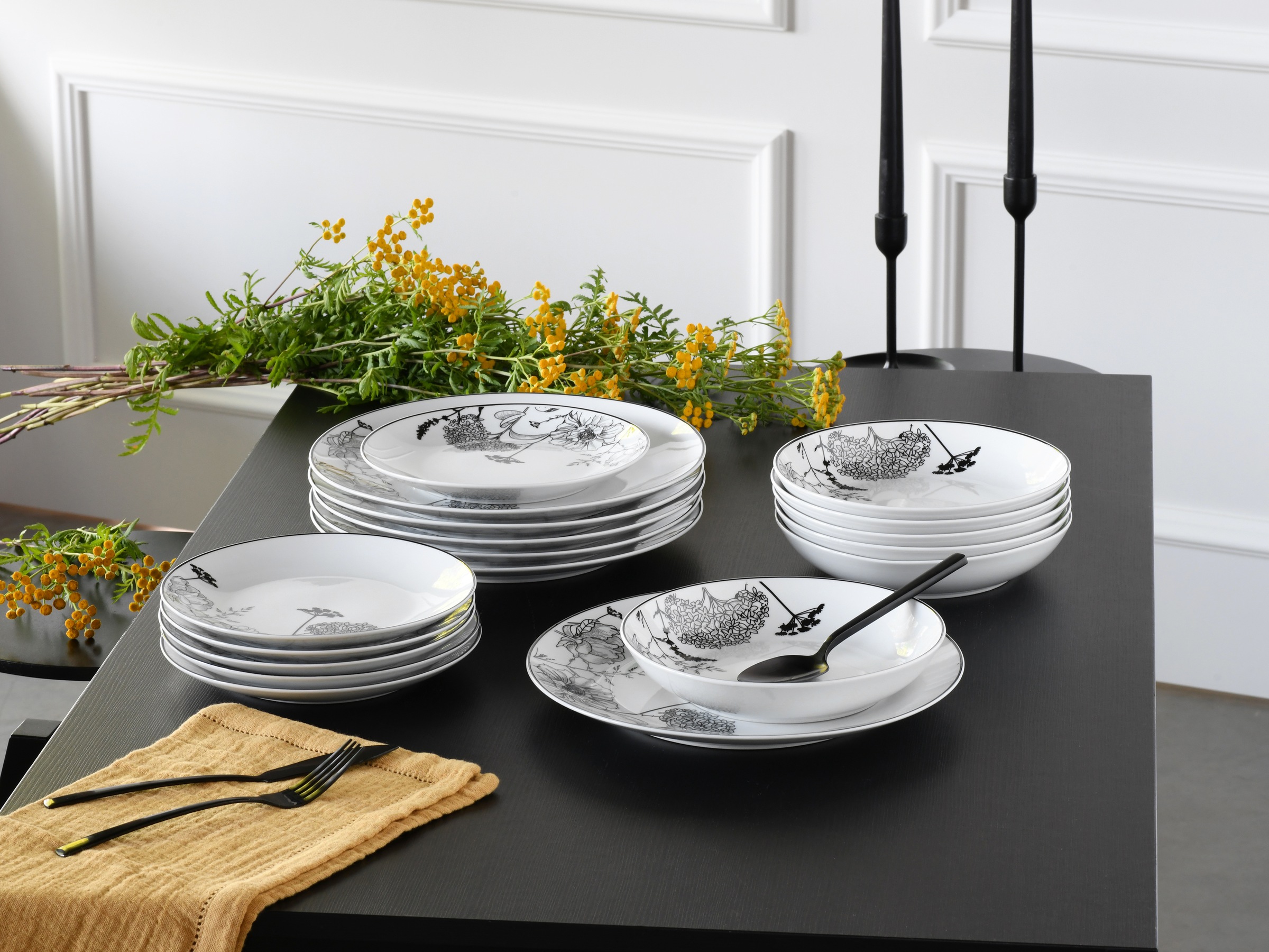 CreaTable Teller-Set »Luna Black Flower, Tellerset 18-tlg«, (Set, 18 tlg.), Harmonische Coupeform