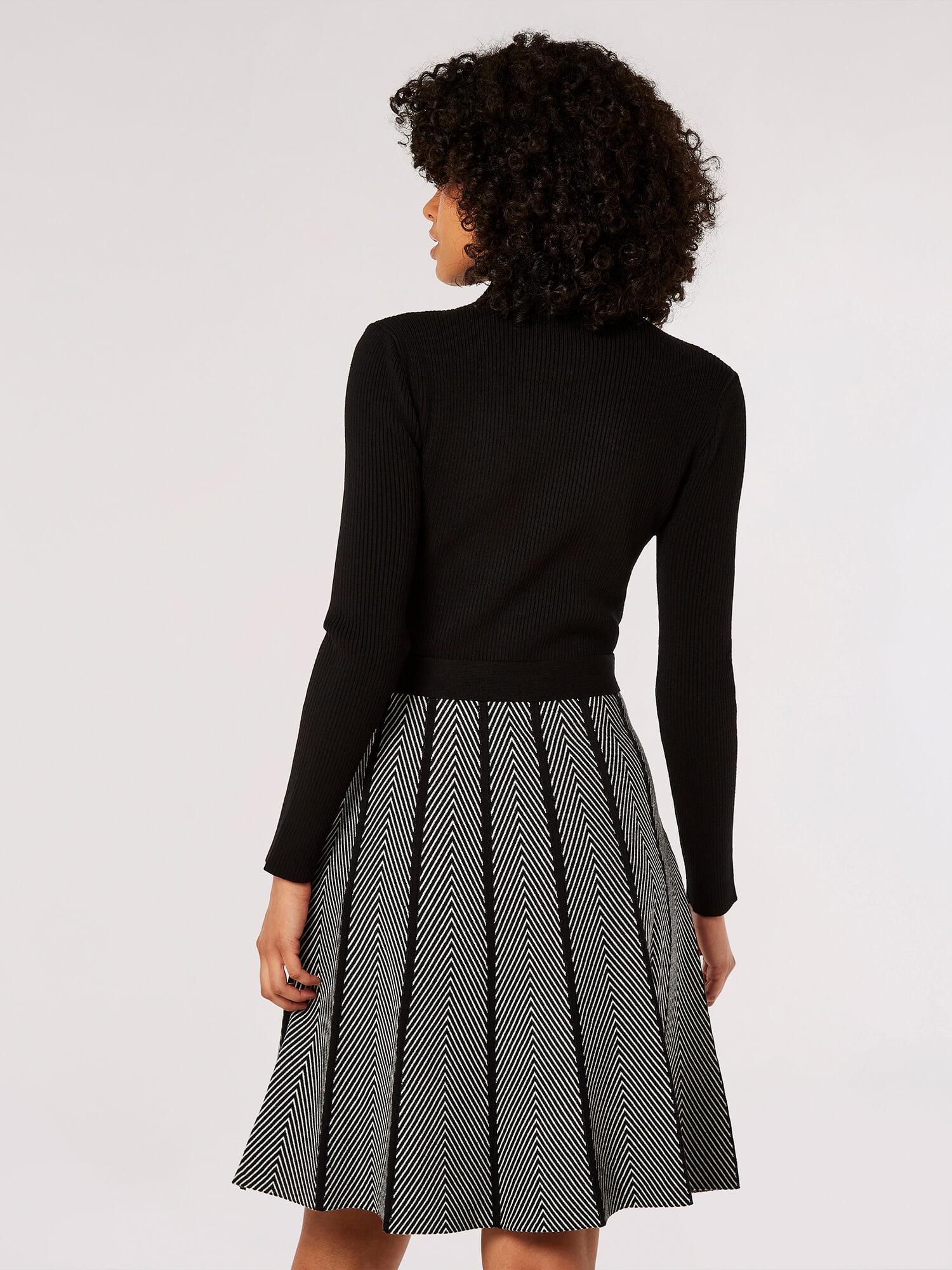Apricot Minikleid »Minikleid« 2 tlg. mit Rock mit Chevron Muster