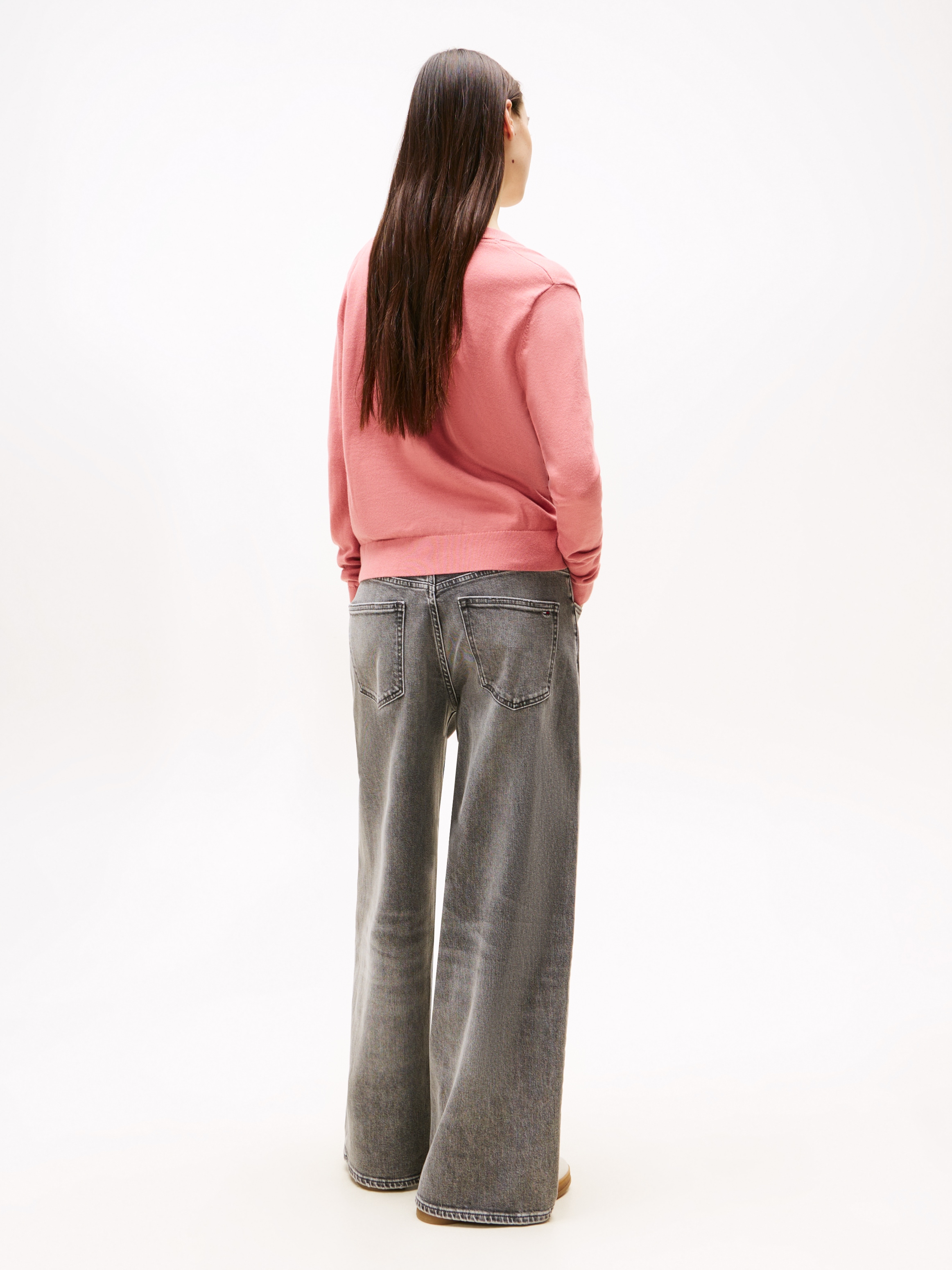 Tommy Jeans V-Ausschnitt-Pullover »TJW ESSENTIAL VNECK SWEATER EXT«, mit Logostickerei
