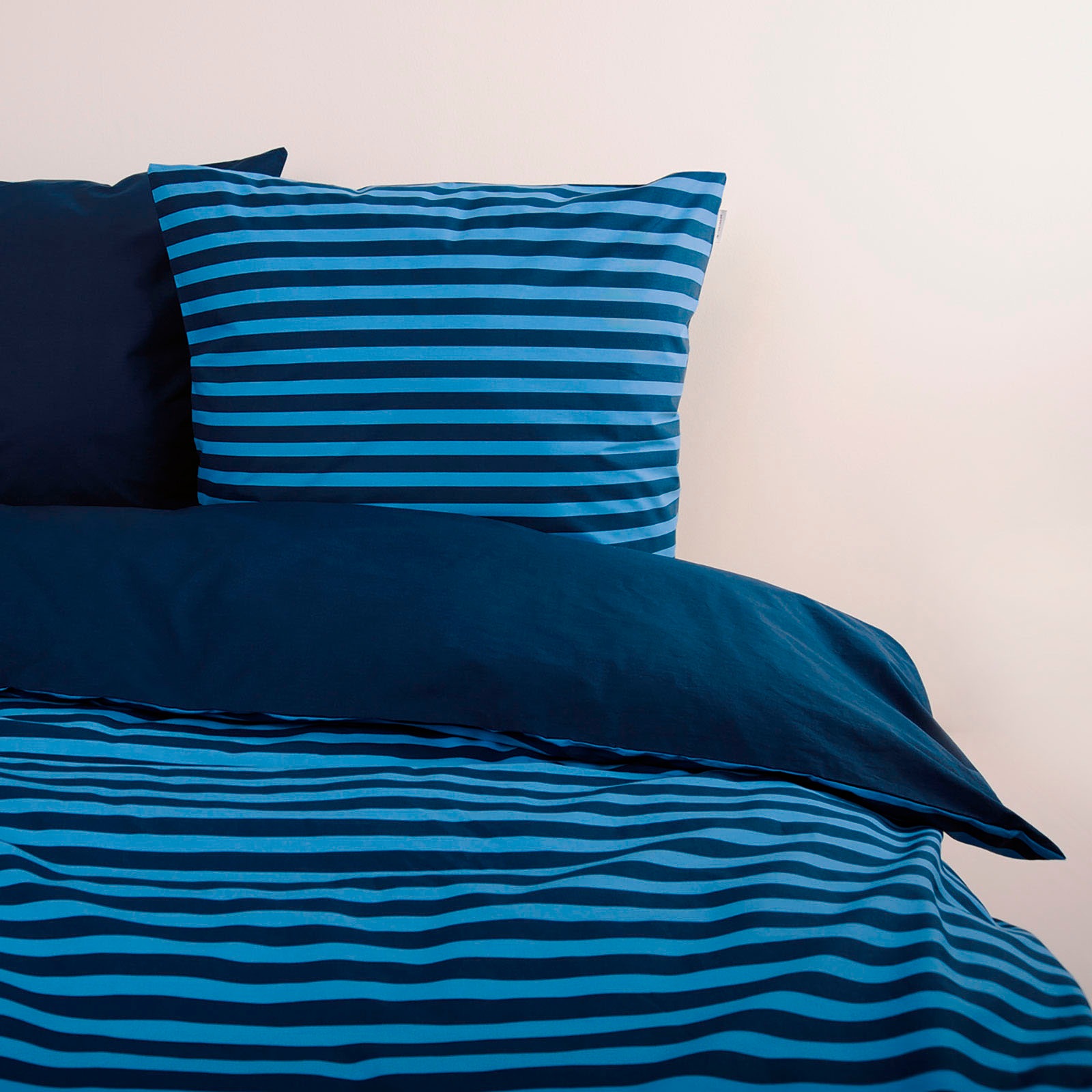 TOM TAILOR HOME Bettwäsche »MEDIUM STRIPES in Gr. 135x200cm, 155x220cm oder 200x220cm«, new bedroom, mit farbigem Markenreißverschluss