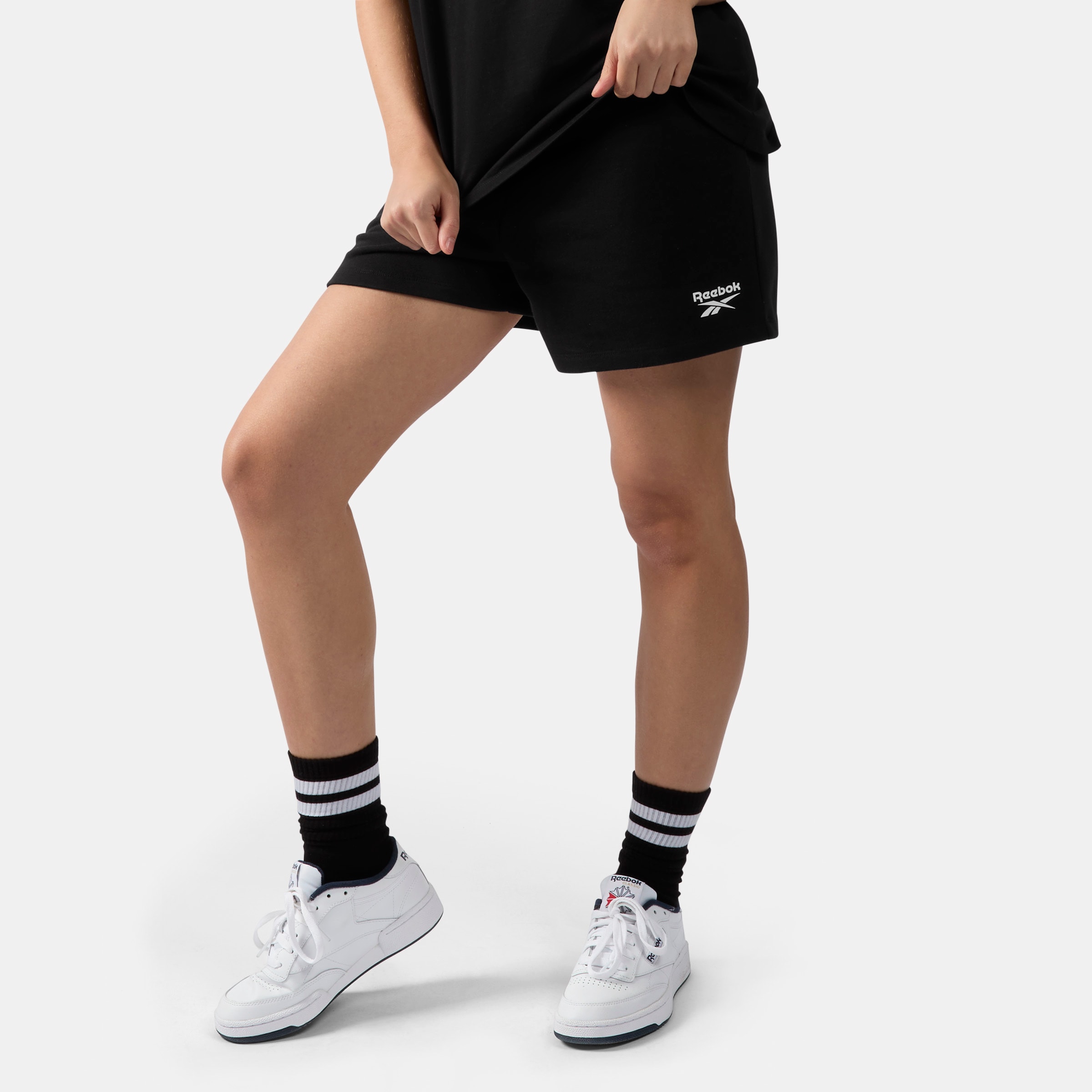 Reebok Sweatshorts "TYLA SHORTS" aus Schleifenfleece, mit Kordeln zur Passf günstig online kaufen