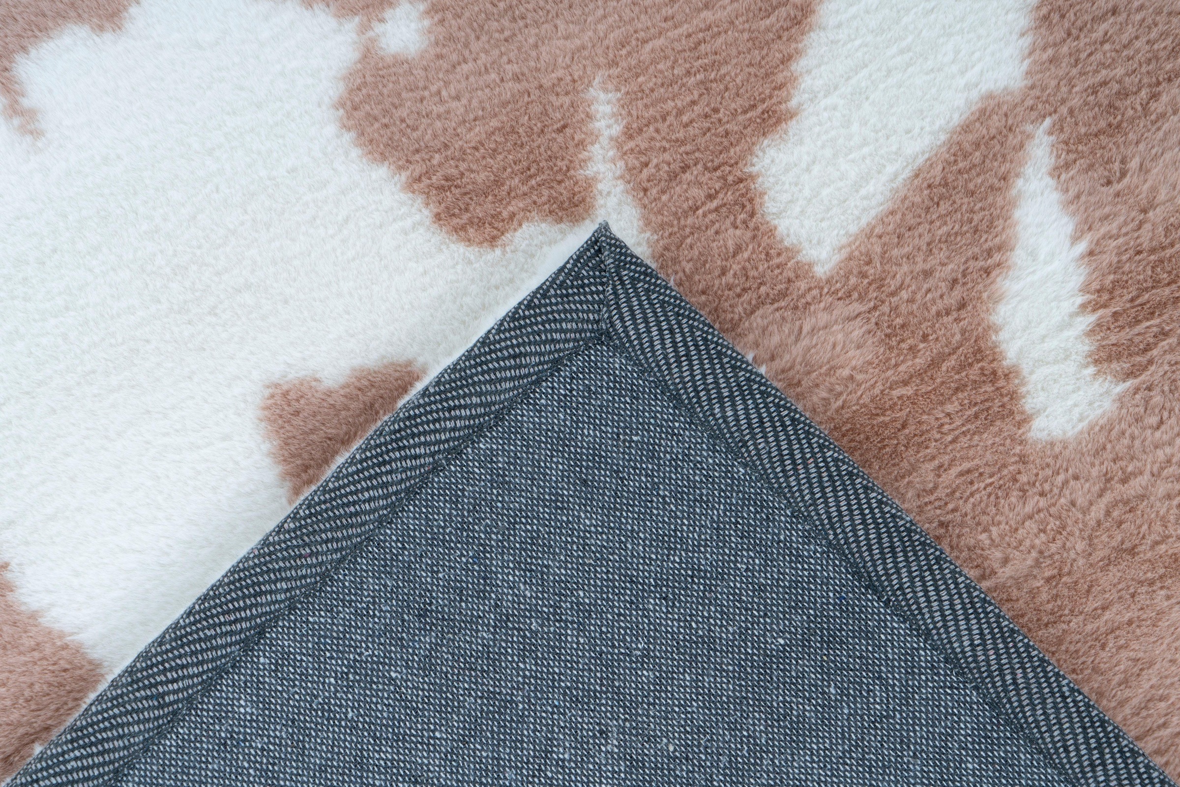 Bruno Banani Hochflor-Teppich »Makayla«, rechteckig, 30 mm Höhe, Kuhfell-Muster, Kunstfell, weicher Flor