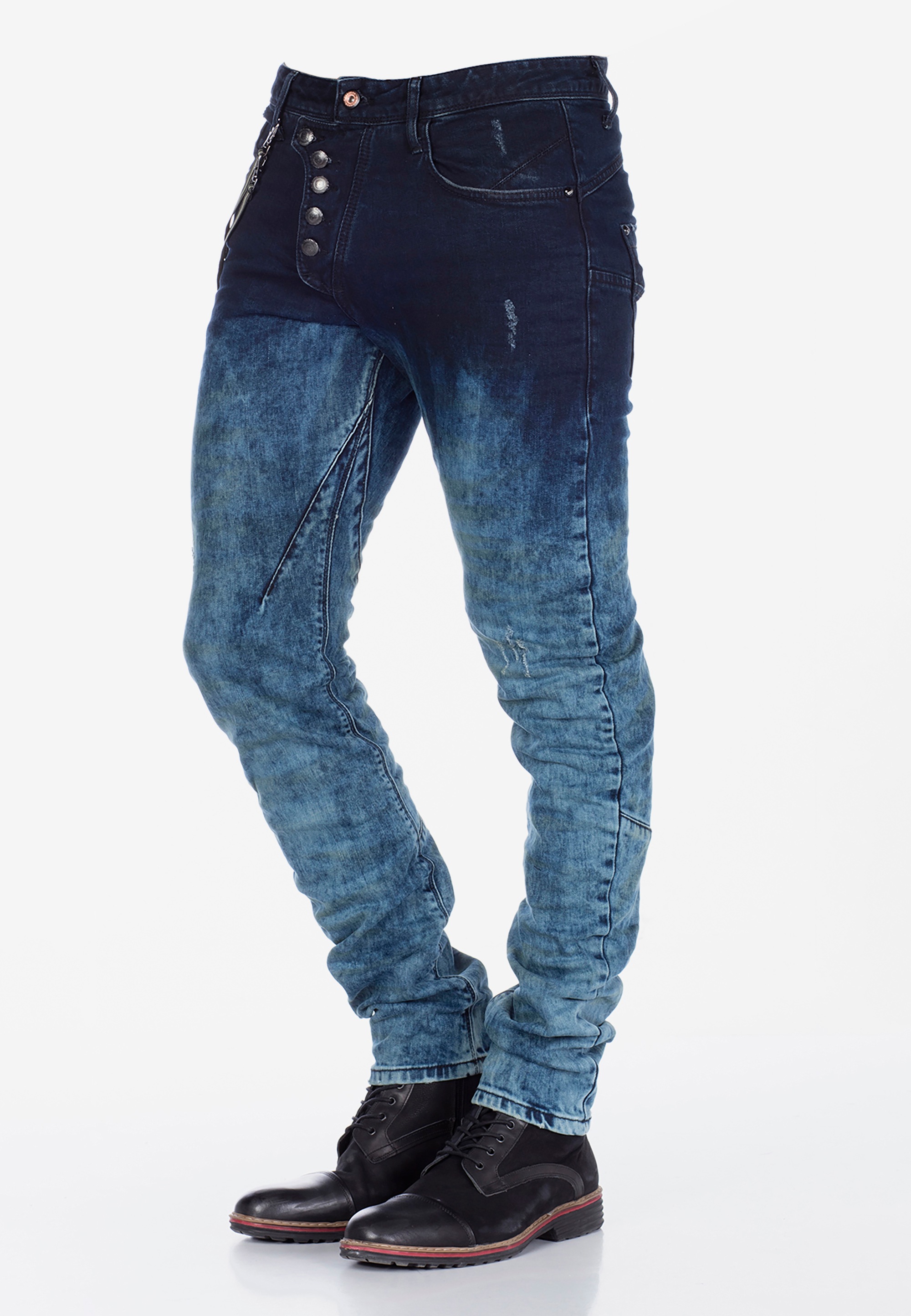 Cipo & Baxx Bequeme Jeans, im modernen Look in Straight Fit