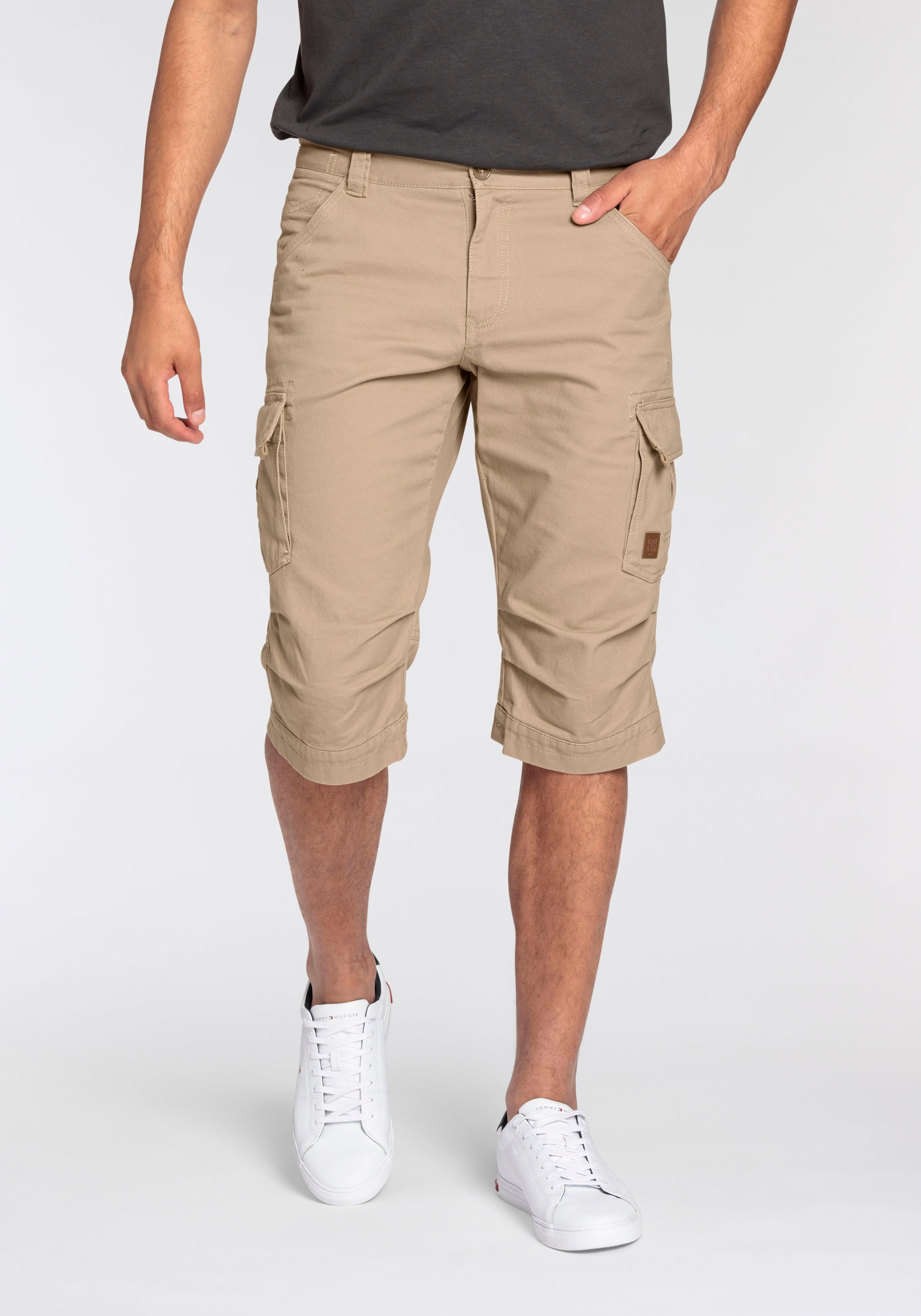 Bruno Banani Jeansbermudas, schmale Passform, gerade Beinform, mit Cargotaschen